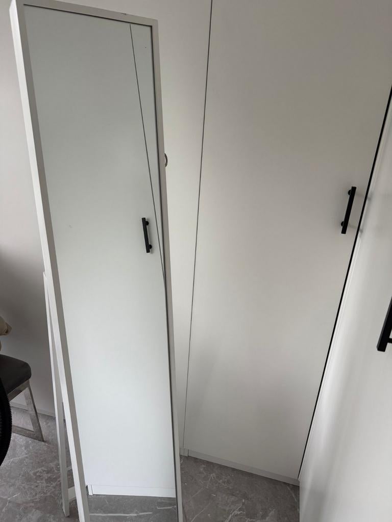 Witte staande passpiegel met sieradenopbergruimte, Huis en Inrichting, Woonaccessoires | Spiegels, Minder dan 50 cm, Ophalen of Verzenden