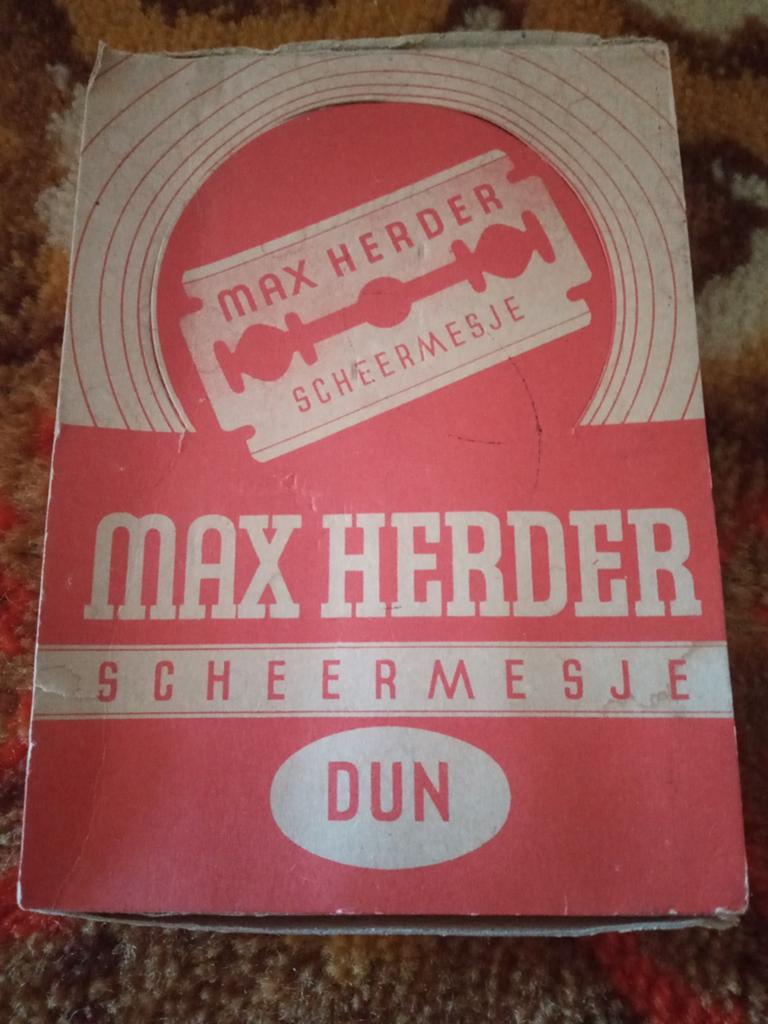 MAX HERDER SCHEER MESJE DUN, Ophalen