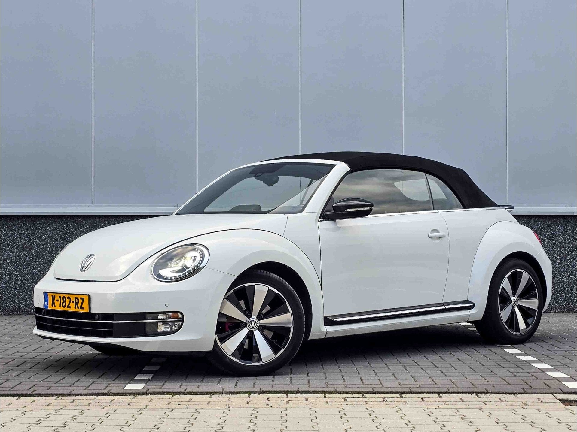 Volkswagen Beetle Cabriolet 2.0 TSI Sport | Leder | Fender S, Auto's, Euro 5, Gebruikt, 4 cilinders, 4 stoelen