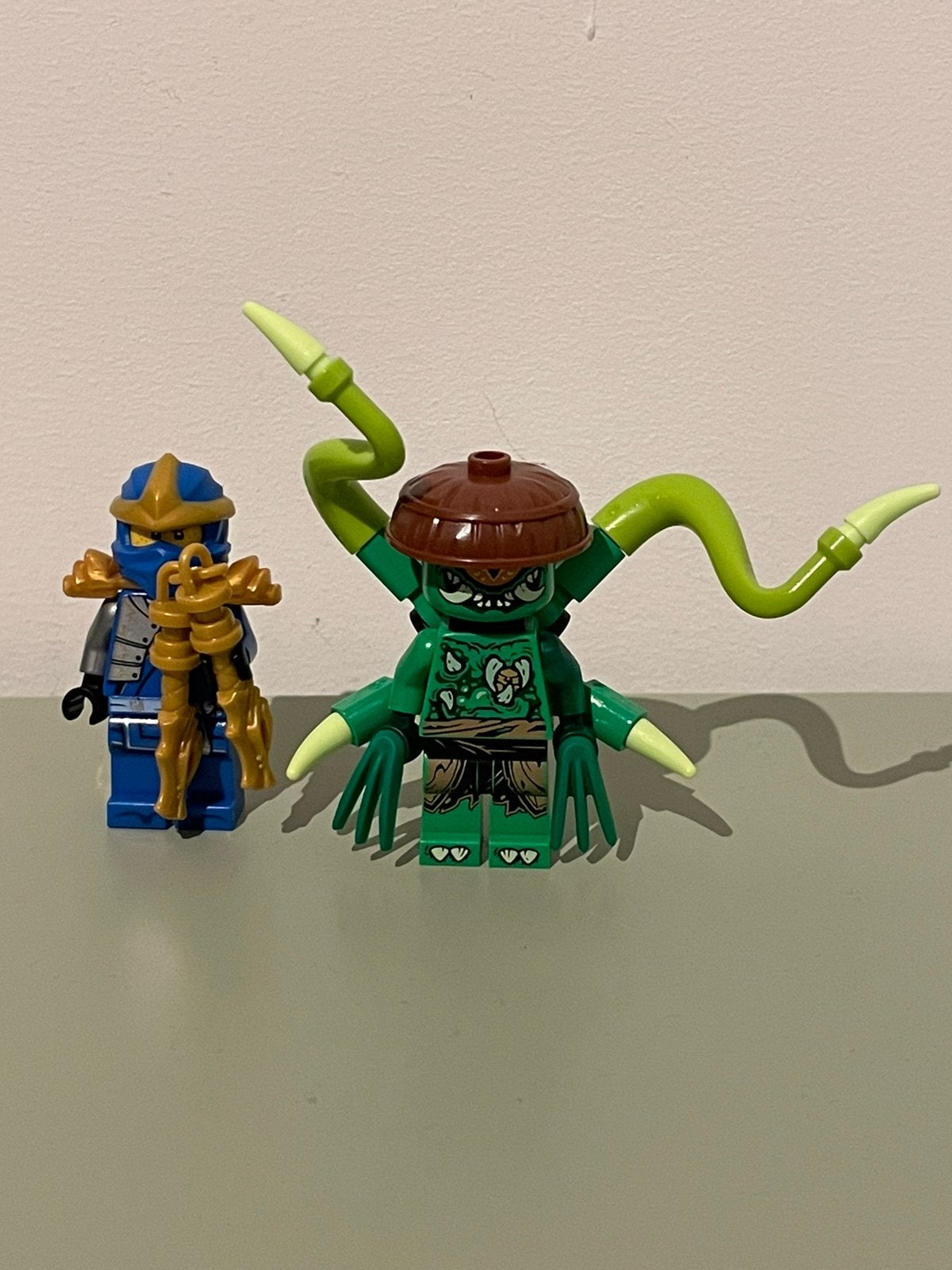 Lego ninjago Legacy Jay vs Mutation Monster, Verzenden, Lego, Compleet, Zo goed als nieuw