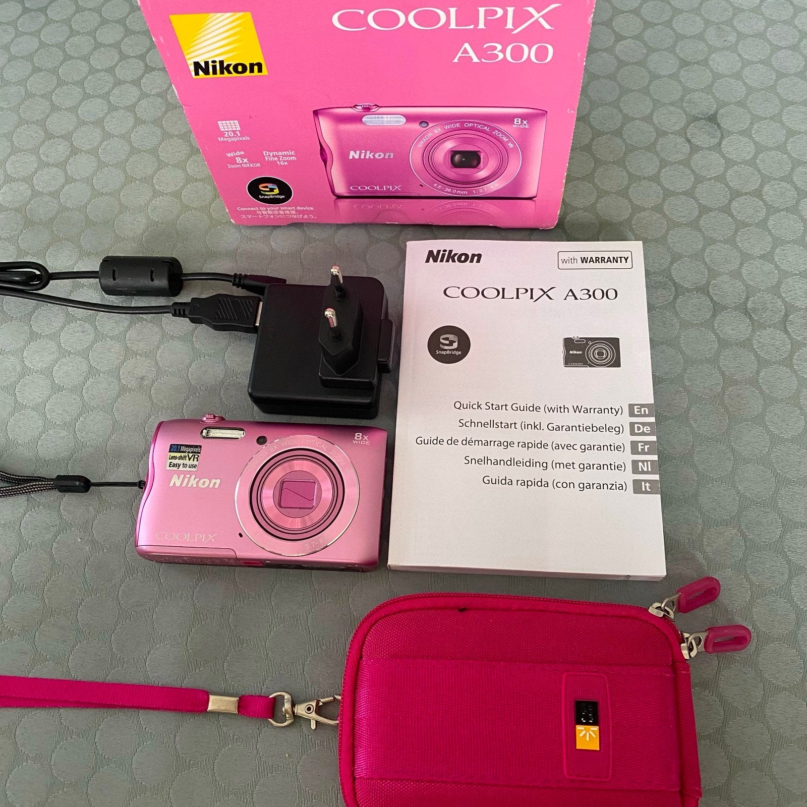 Nikon COOLPIX A300, Ophalen of Verzenden, Zo goed als nieuw, Compactcamera, 8 keer of meer