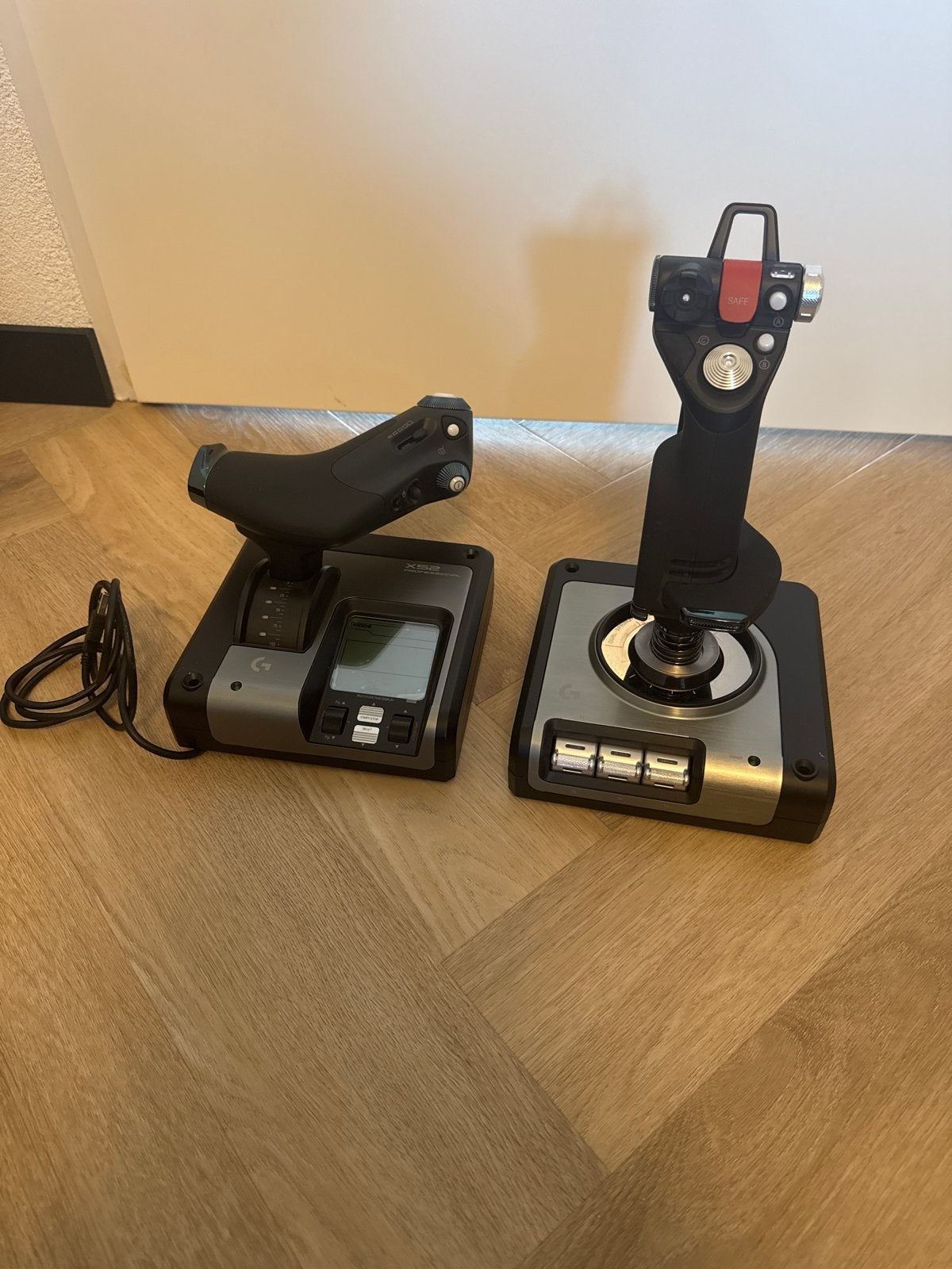 Logitech G Saitek X52 Pro Flight Control System - HOTAS, Spelcomputers en Games, Ophalen of Verzenden, Zo goed als nieuw, PC, Logitech