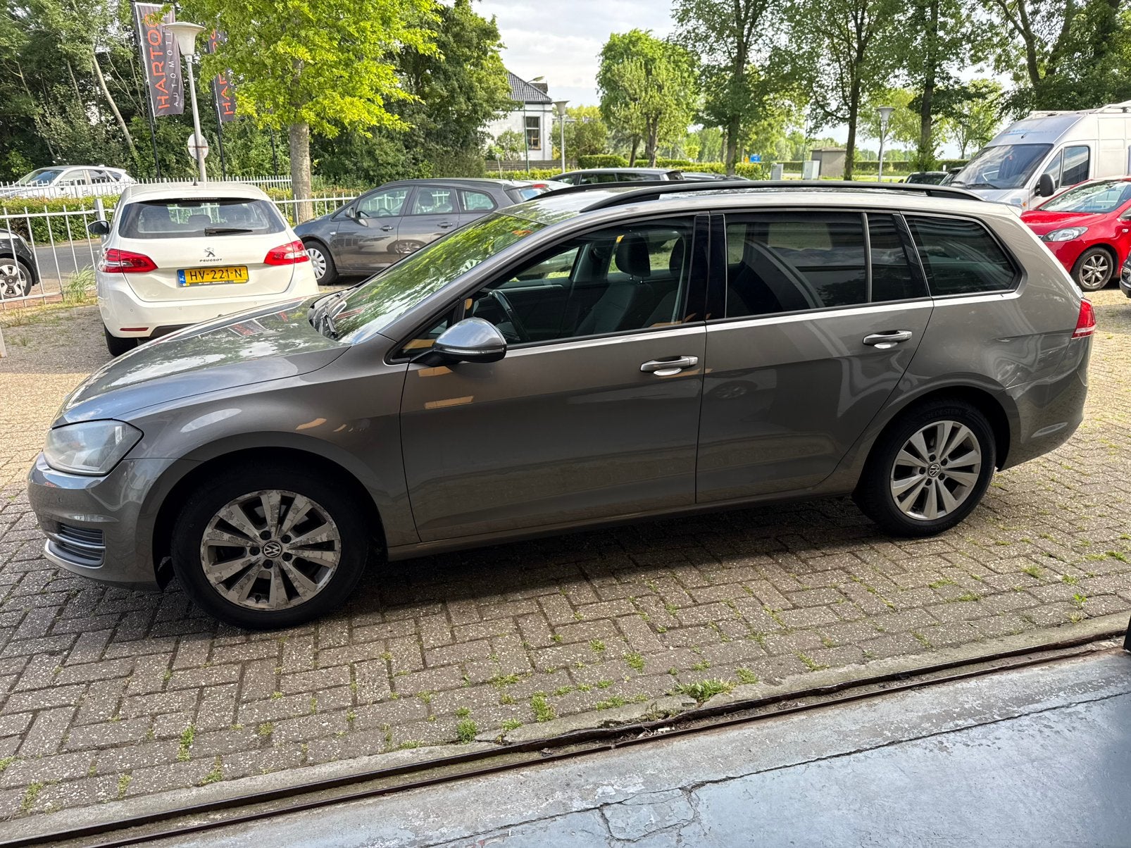 Volkswagen Golf 1.6 TDI 110PK Variant Clima navi trekhaak, Auto's, Voorwielaandrijving, 1295 kg, 4 cilinders, Origineel Nederlands