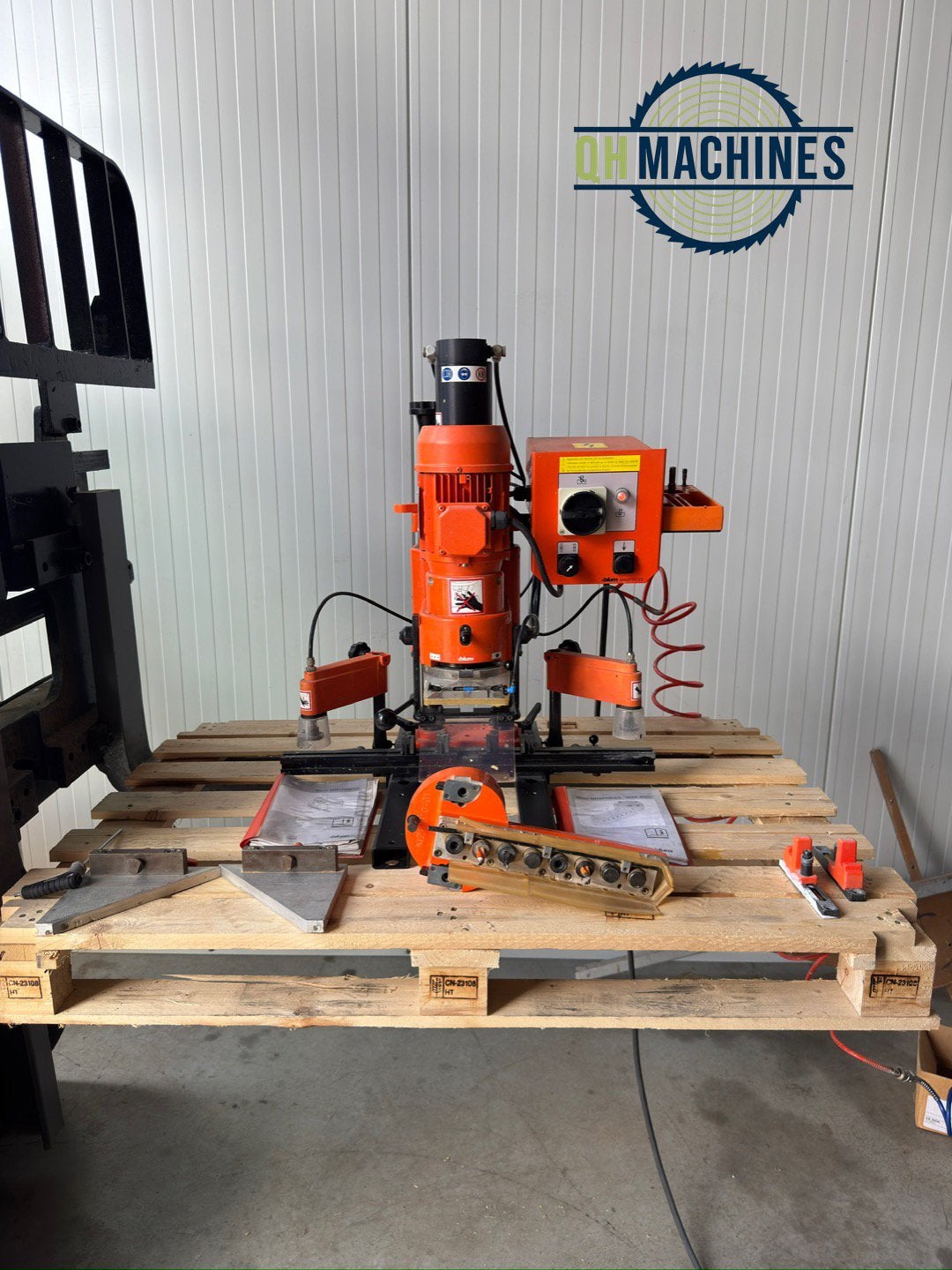 Blum minipress met rijboormodule en boekjes, Doe-het-zelf en Verbouw, Gereedschap | Boormachines, Ophalen of Verzenden, X, X, X