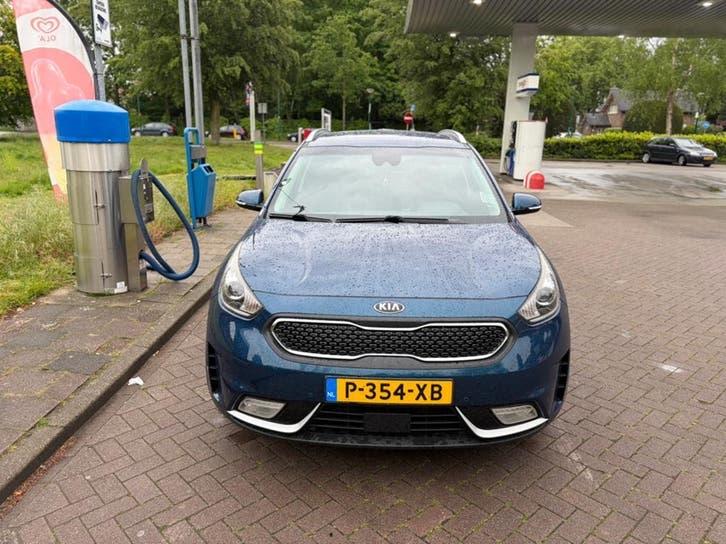 Kia Niro 1.6 GDi Hybrid 141pk Dct6 2016 Blauw, Auto's, Kia, 1580 cc, Blauw, 23 km/l, 75 €/maand