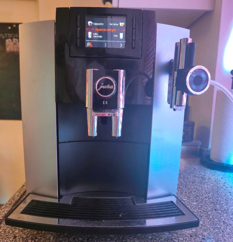 JURA E8, Ophalen of Verzenden, Gebruikt, Koffiemachine, Koffiebonen