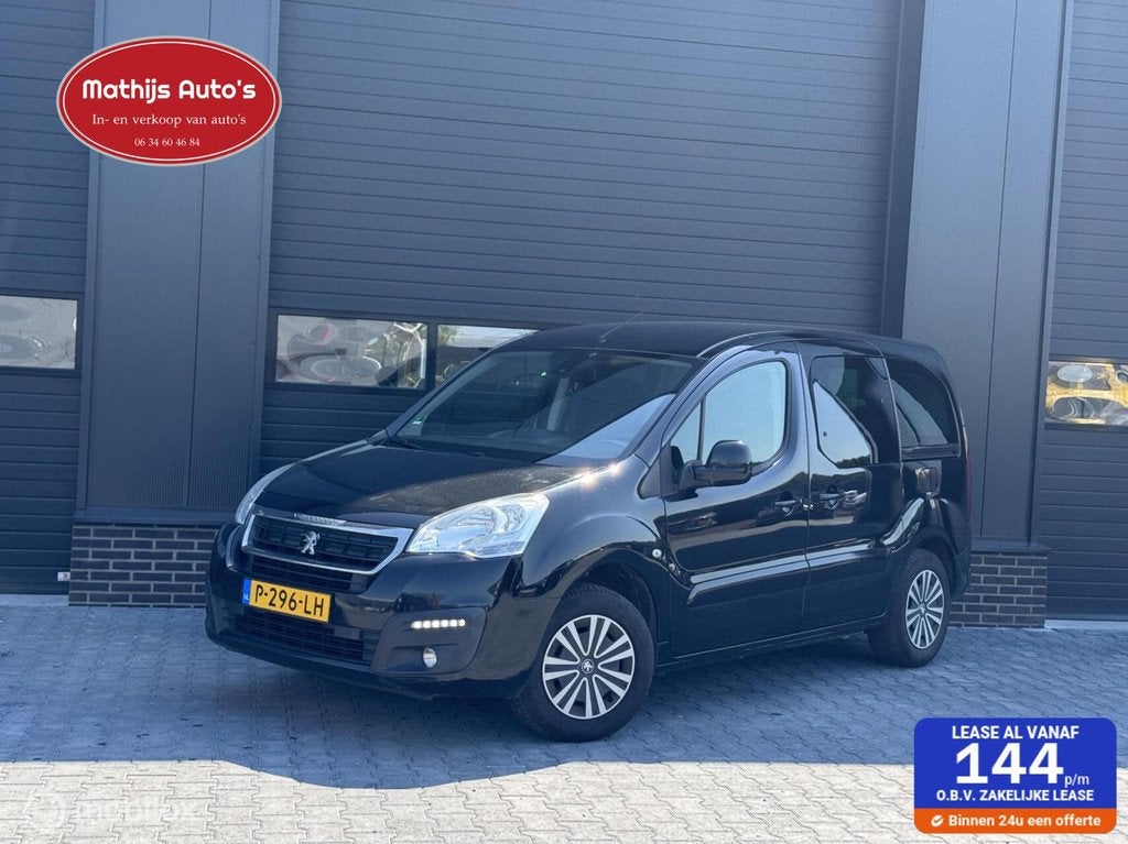 Peugeot Partner Tepee 1.2 PureTech Active Airco Cruise Trekh, Voorwielaandrijving, Start-stop-systeem, 1199 cc, Zwart