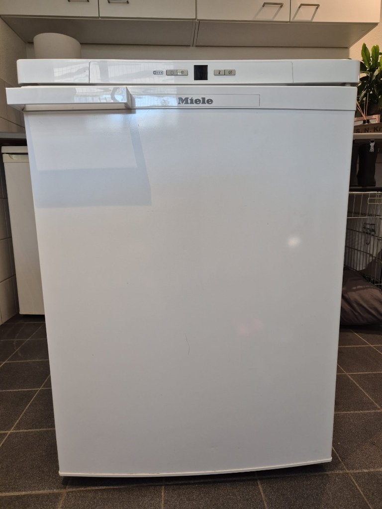 Miele vriezer tafelmodel F12020 S-2 106 liter, Gebruikt, Minder dan 60 cm, Vrijstaand, Ophalen
