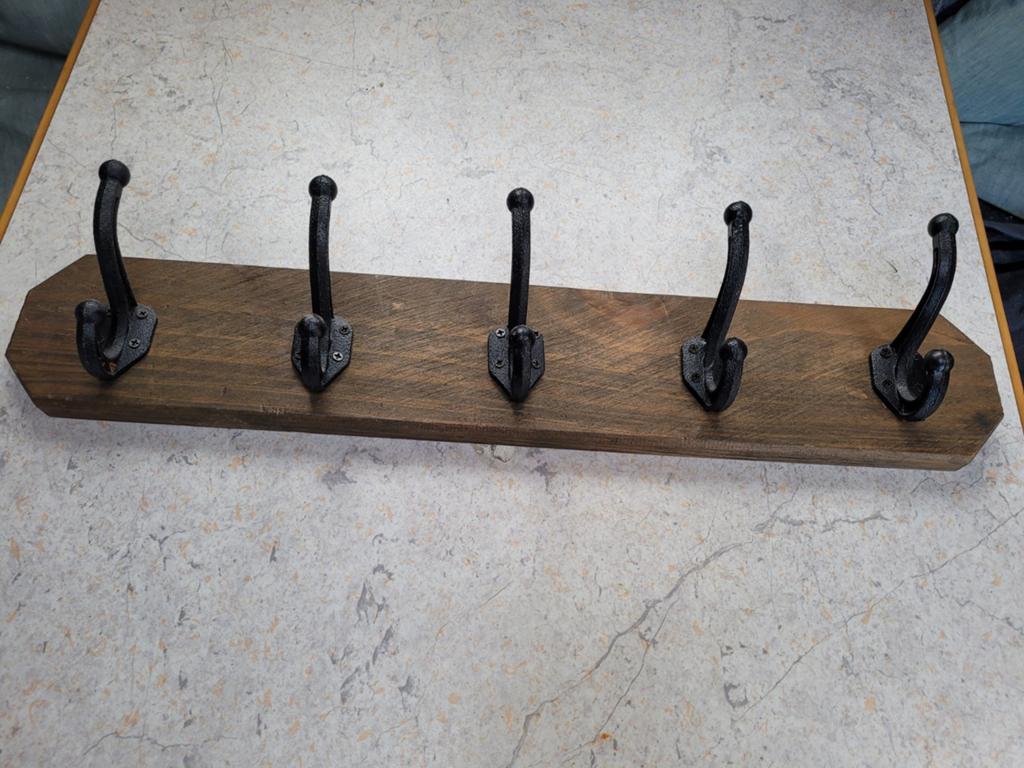 Houten wandkapstok met 5 gietijzeren haken, Wandkapstok, Gebruikt, Ophalen of Verzenden, Minder dan 100 cm