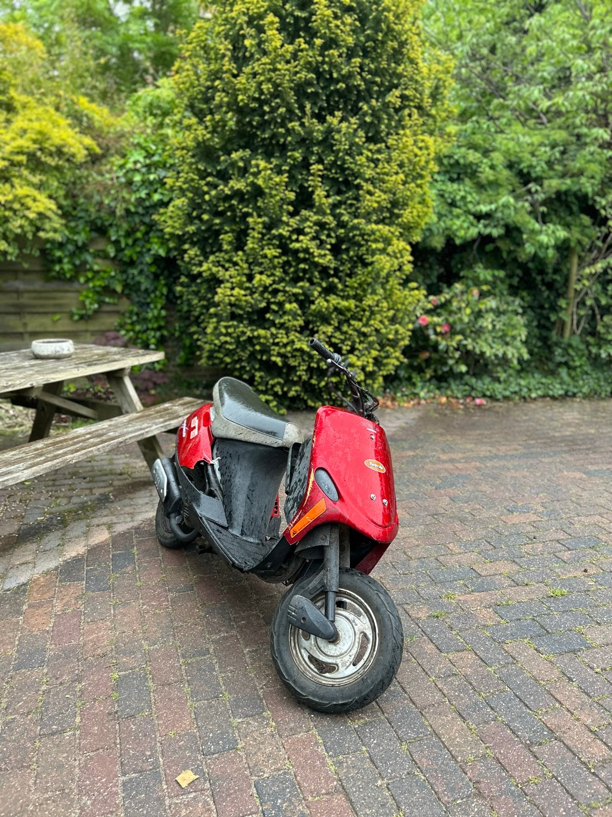 Kymco DJ 50 - Loopt niet, voor onderdelen of reparatie, Fietsen en Brommers, Scooters | Kymco, Ophalen of Verzenden, Gebruikt