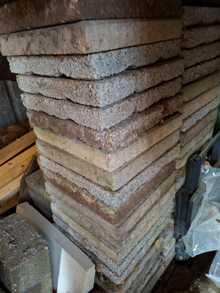 Gratis 30x30 tegels 100 stuks, Tuin en Terras, Ophalen, Gebruikt, Beton, Terrastegels
