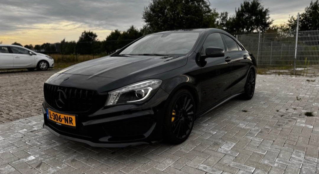 Mercedes-Benz CLA 200 1.6 115KW 2013 Zwart, Auto's, Voorwielaandrijving, CLA, 1295 kg, Zwart