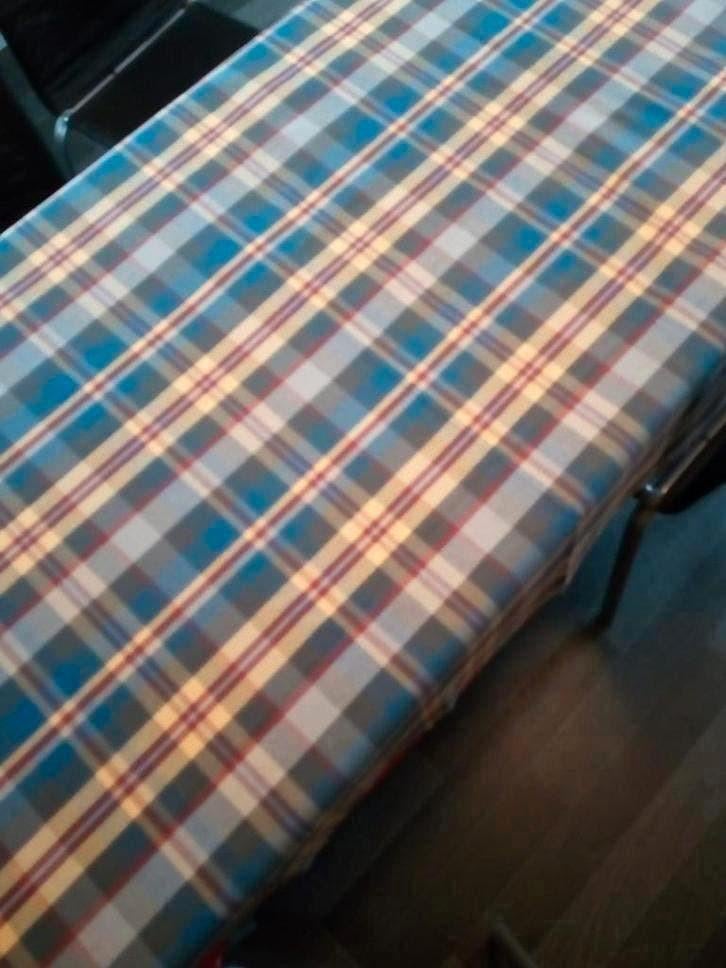Tafelkleed blauw geel geruit, Ophalen of Verzenden, Zo goed als nieuw