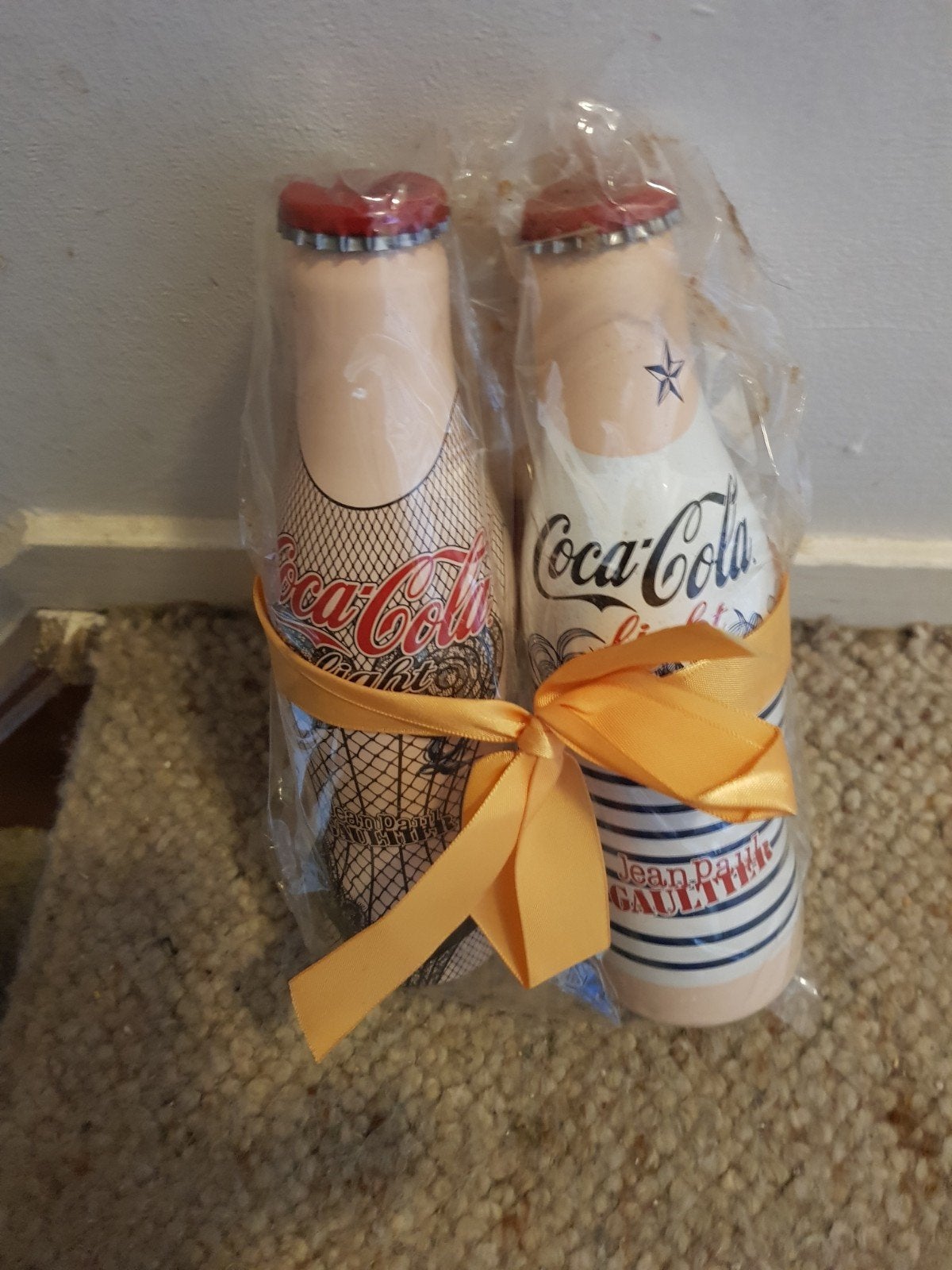 Twee Coca Cola flesjes., Diversen, Ophalen
