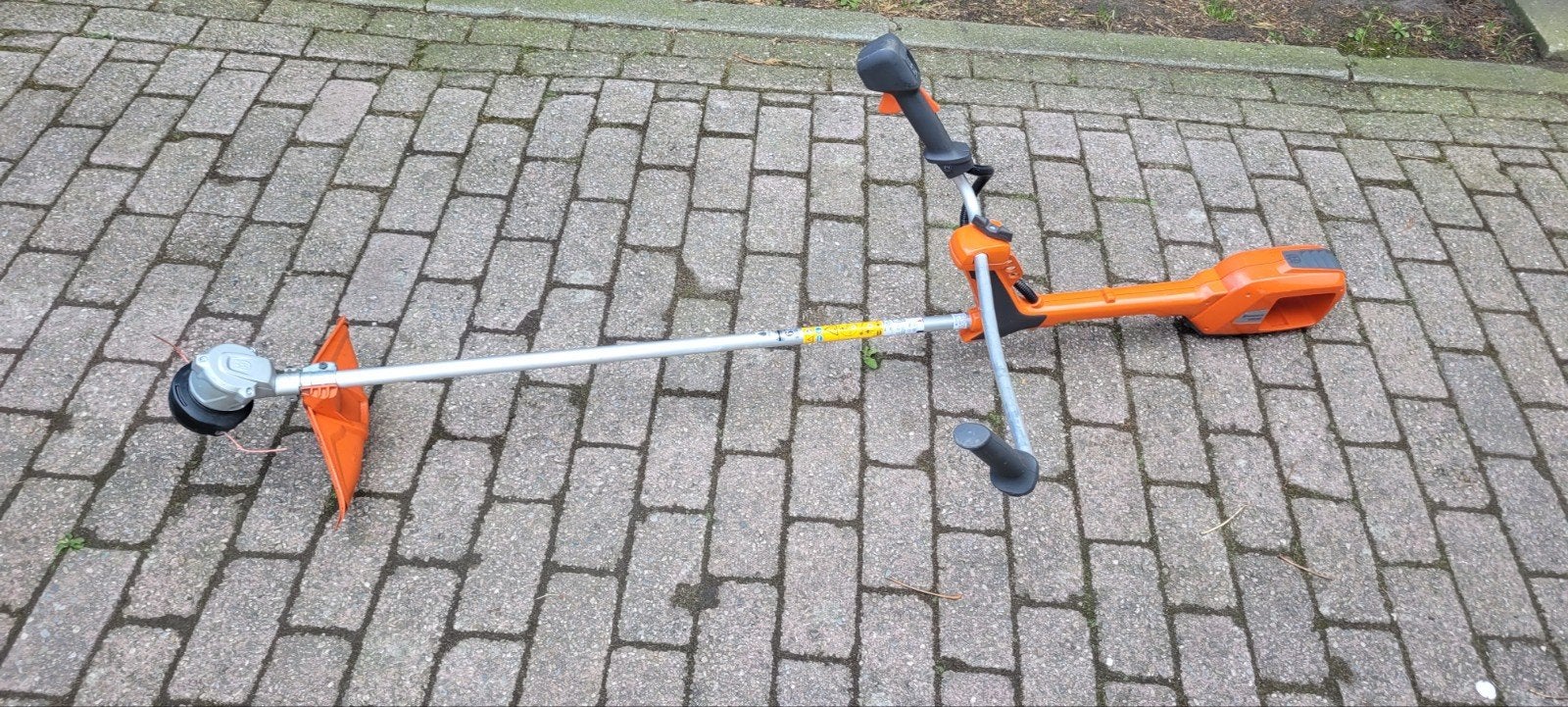 Husqvarna 536 LiRX Accu Bosmaaier met Snijmes en Draagtuig, Gebruikt, Accu, Ophalen of Verzenden, 30 tot 50 cm