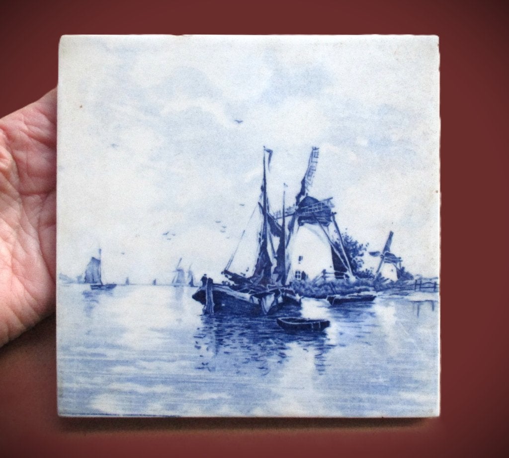 Delfts Blauwe Keramische tegel uit ca 1950~Handbeschilderd, Antiek en Kunst, Antiek | Wandborden en Tegels, Ophalen of Verzenden