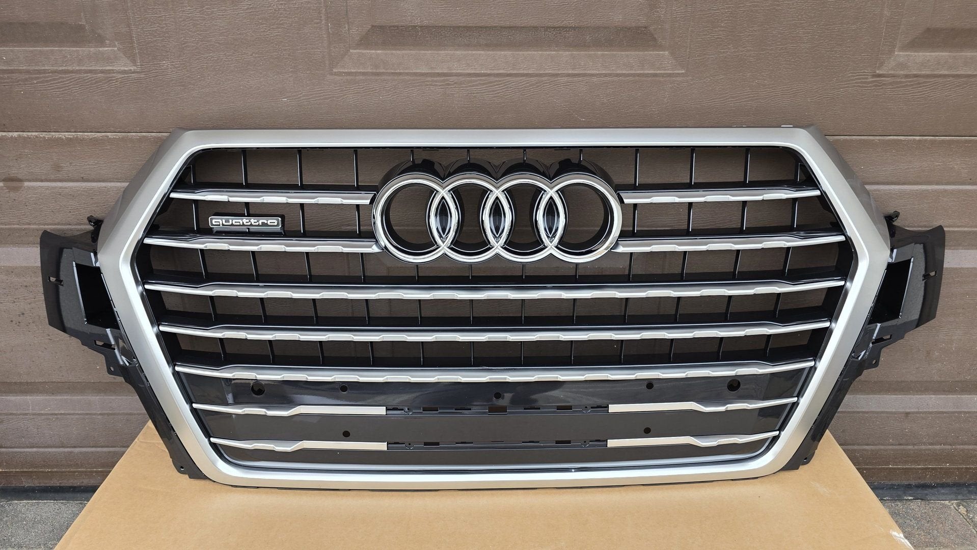 Grill Audi Q7 4M QUATTRO S-LINE GRILLE 4M0 bj.2015-2019 NEW, -, Nieuw, Ophalen of Verzenden, -