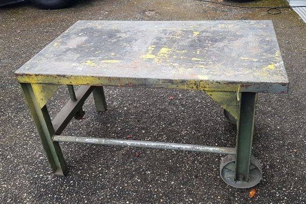 Vintage oud zwaar ijzeren draaibare werkbank industrieel, Ophalen