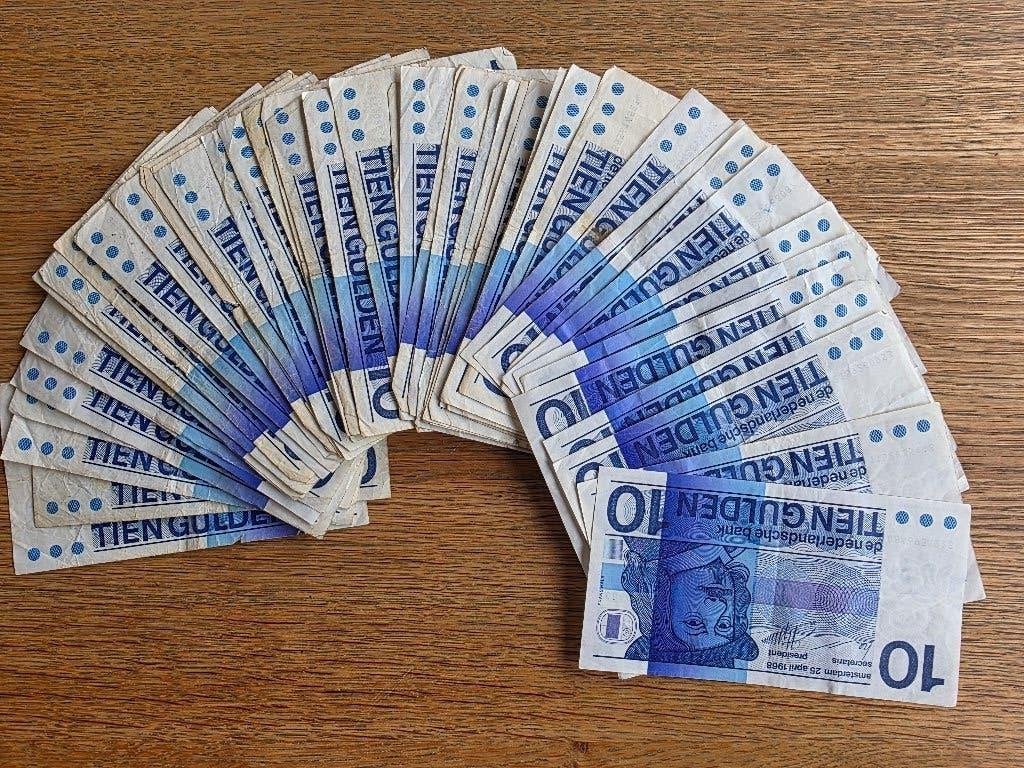 Zoldervondst : 50 biljetten van 10 gulden, Verzenden, 10 gulden, Setje