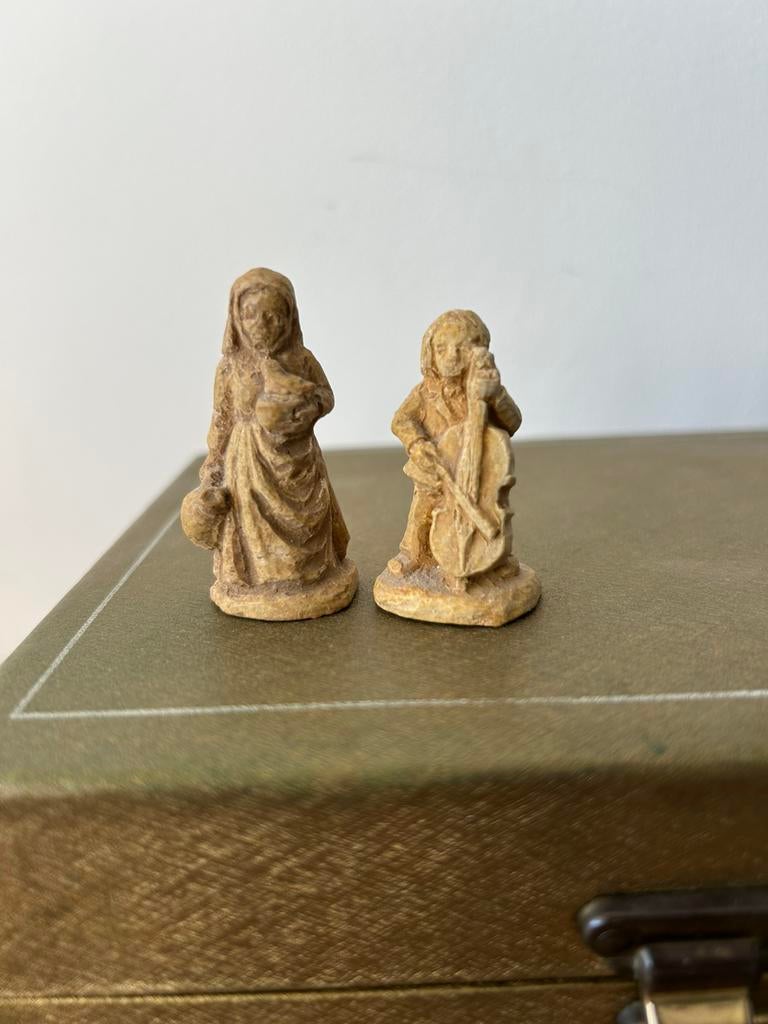 Twee bijzondere miniatuurbeeldjes, Verzamelen, Beelden en Beeldjes, Ophalen of Verzenden, Gebruikt