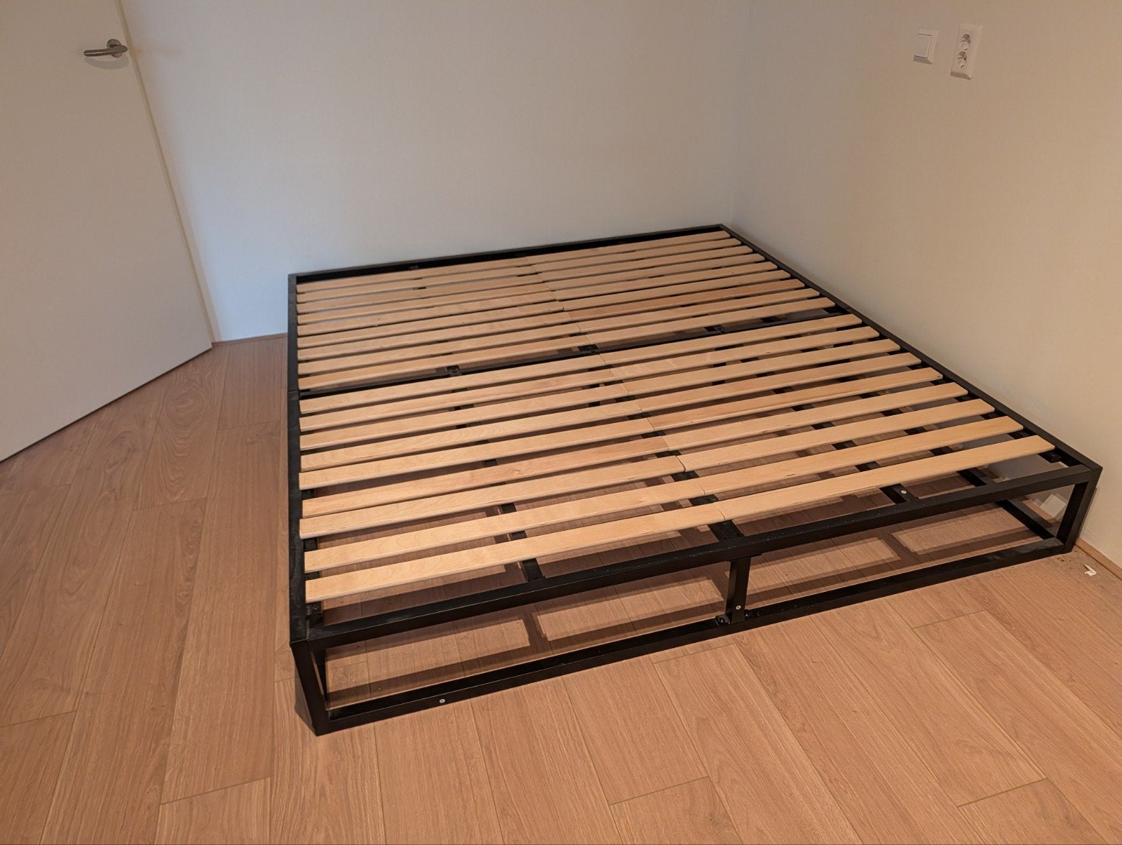 Emma bedframe 180x200 cm, Ophalen, Zwart, Tweepersoons, Zo goed als nieuw