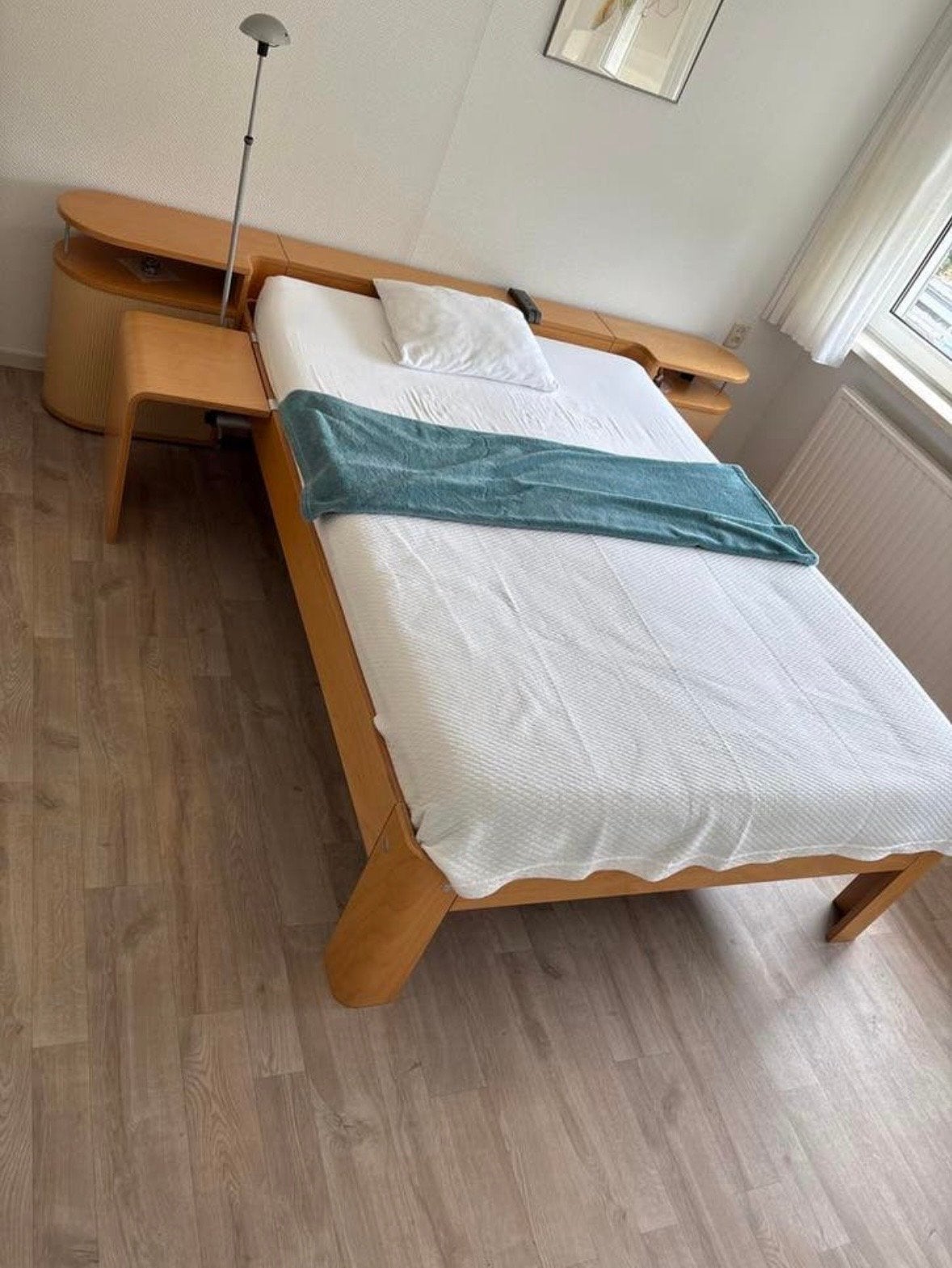 Auping Auronde bed met verstelbare spiraal en nachtkastjes, Ophalen, 90 cm, 200 cm, Hout