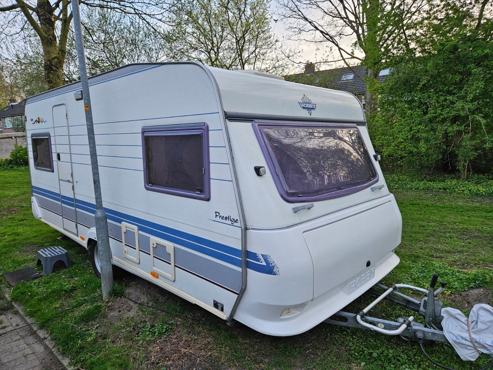 caravan, nette Hobby 495 UF met mover, voortent, luifel, Mover, Vast bed, Rondzit, Hobby
