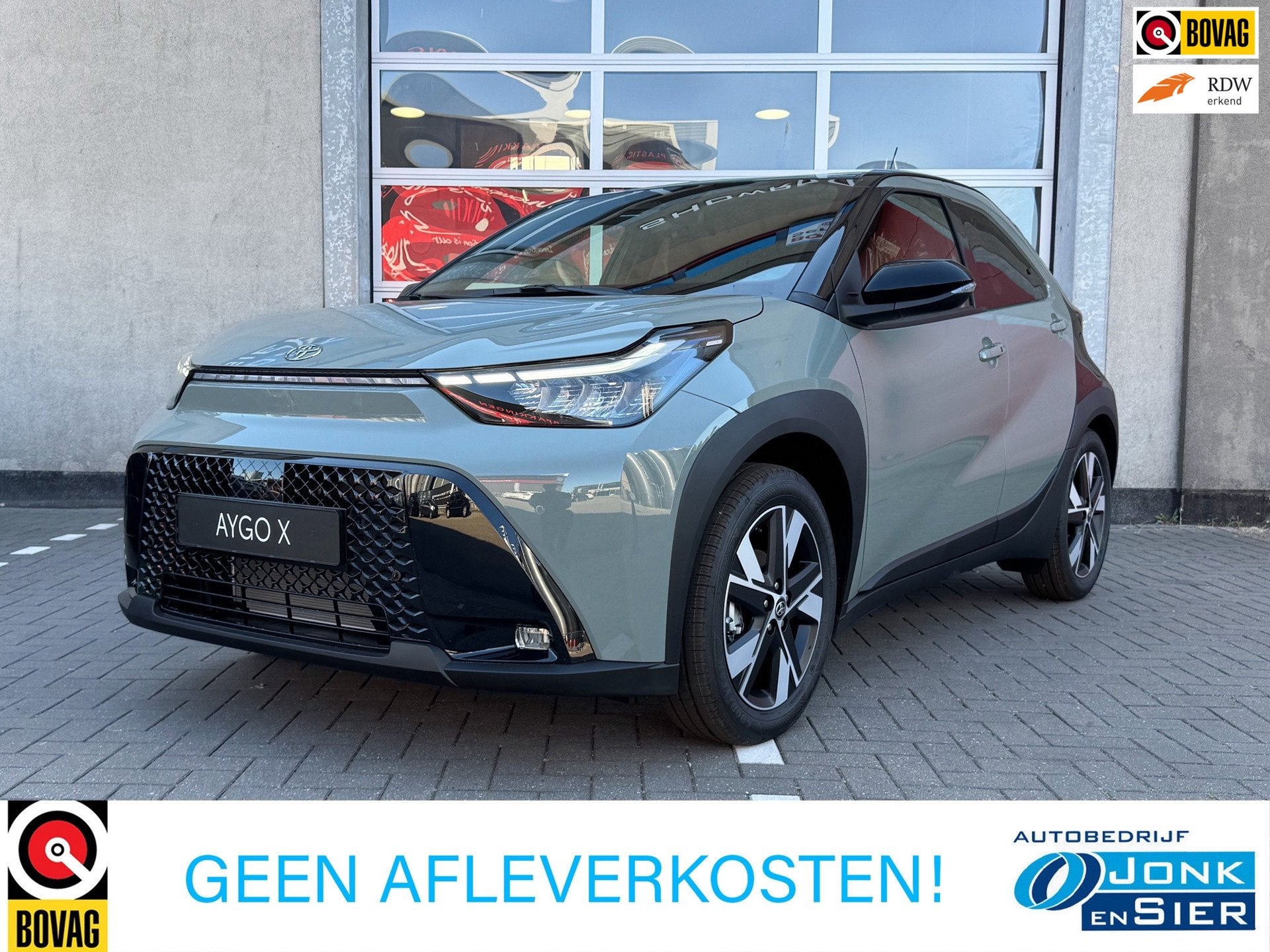 Toyota Aygo X Hybrid 115 pulse|Easy Pack|Tarragon (6X3) bi-t, 12 maanden, Stof, Zwart, 4 stoelen