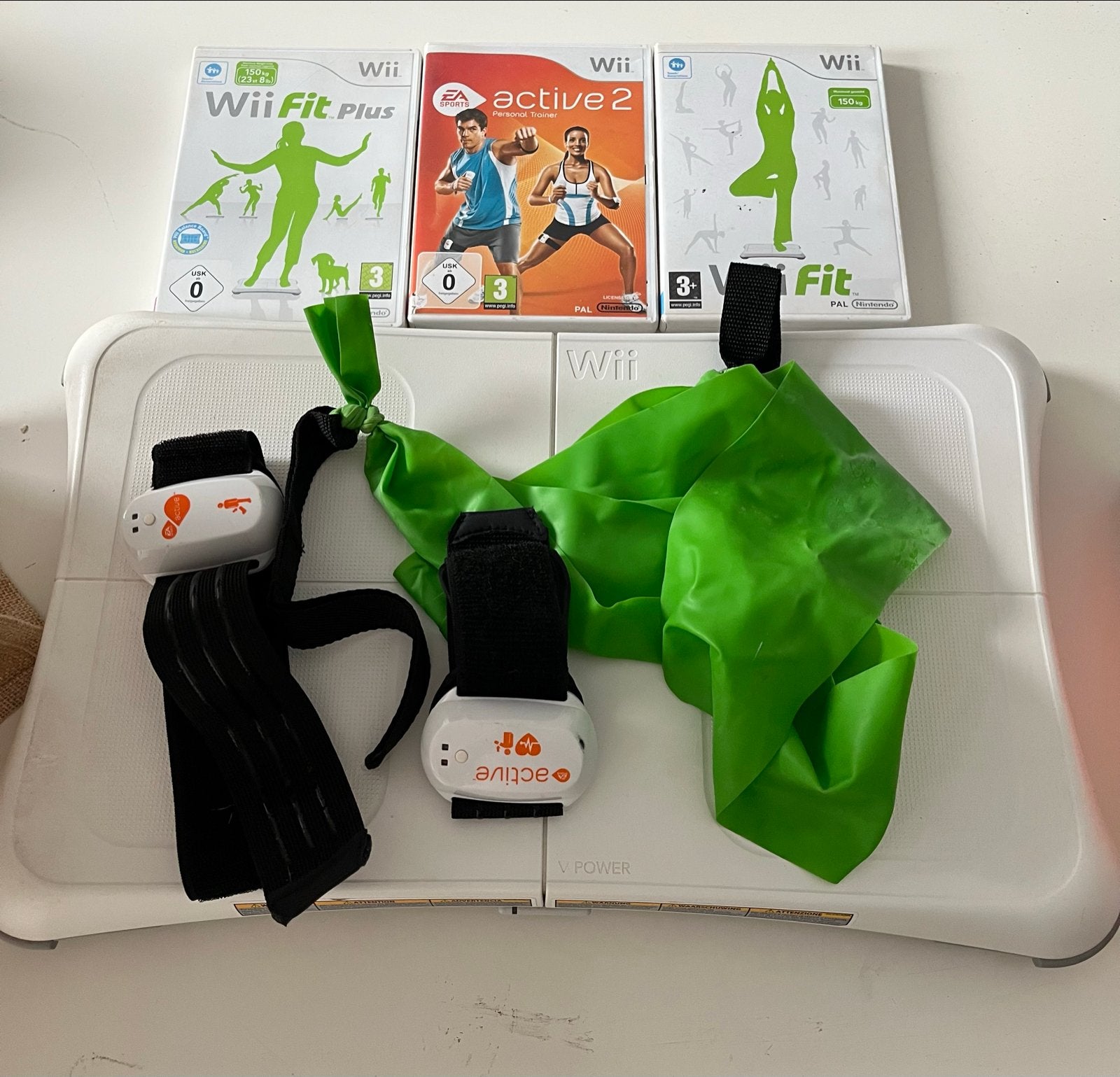Wii Fit Plus, EA Active 2, Wii Fit met Balance Board, Spelcomputers en Games, Gebruikt, 1 speler, Eén computer, Ophalen of Verzenden