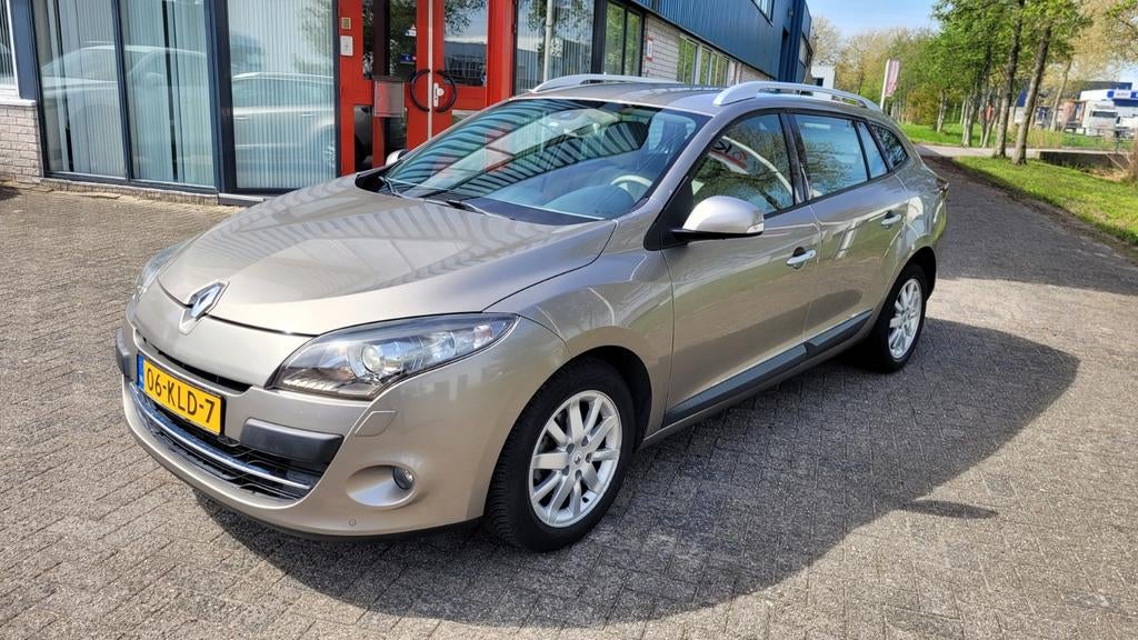 Renault Mégane 2.0 16V 103KW Estate CVT 2010 Beige 1jaar apk, Auto's, Euro 5, Beige, 4 cilinders, Beige