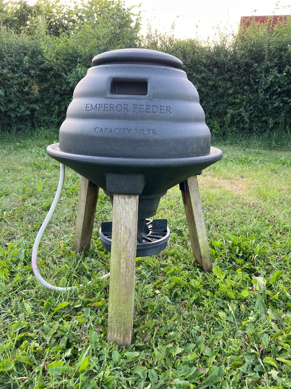 Emperor feeder: grote kippenvoer houder: 70 liter, Dieren en Toebehoren, Ophalen, Drinken en Voederen