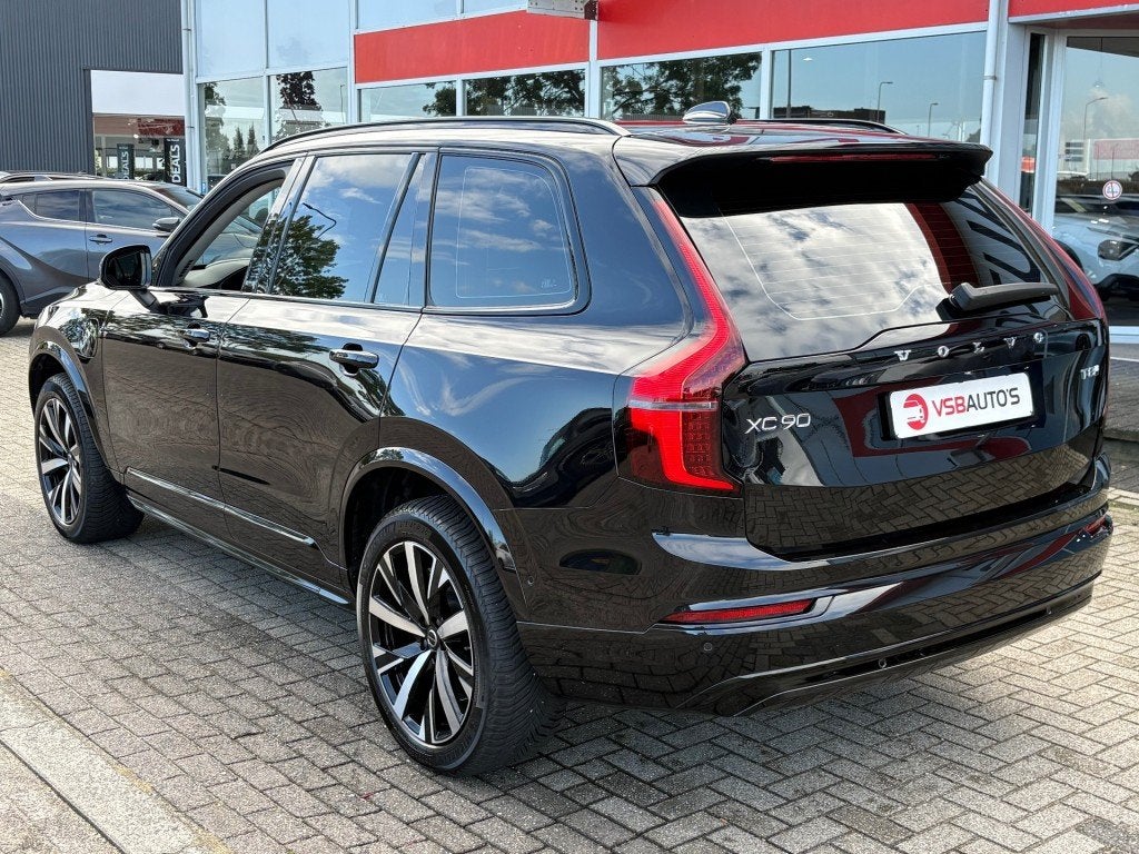 Volvo XC90 2.0 T8 PLUG IN HYBRID 456PK AWD PLUS DARK 7 PERS., Gebruikt, Huisgarantie, 7 stoelen, Zwart