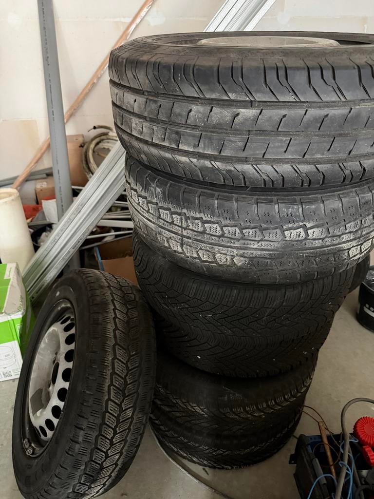8 banden met stalen velgen: 7 winterbanden, 1 zomerband, Auto-onderdelen, Banden en Velgen, Gebruikt, 16 inch, Banden en Velgen