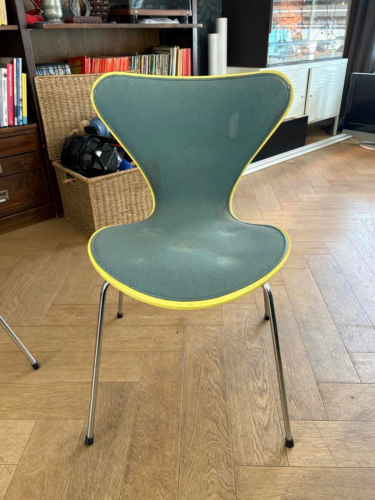4 Fritz Hansen Vlinderstoelen uit 1990 - Opknappers, Huis en Inrichting, Stoelen, Ophalen, Gebruikt, Overige kleuren, Vier
