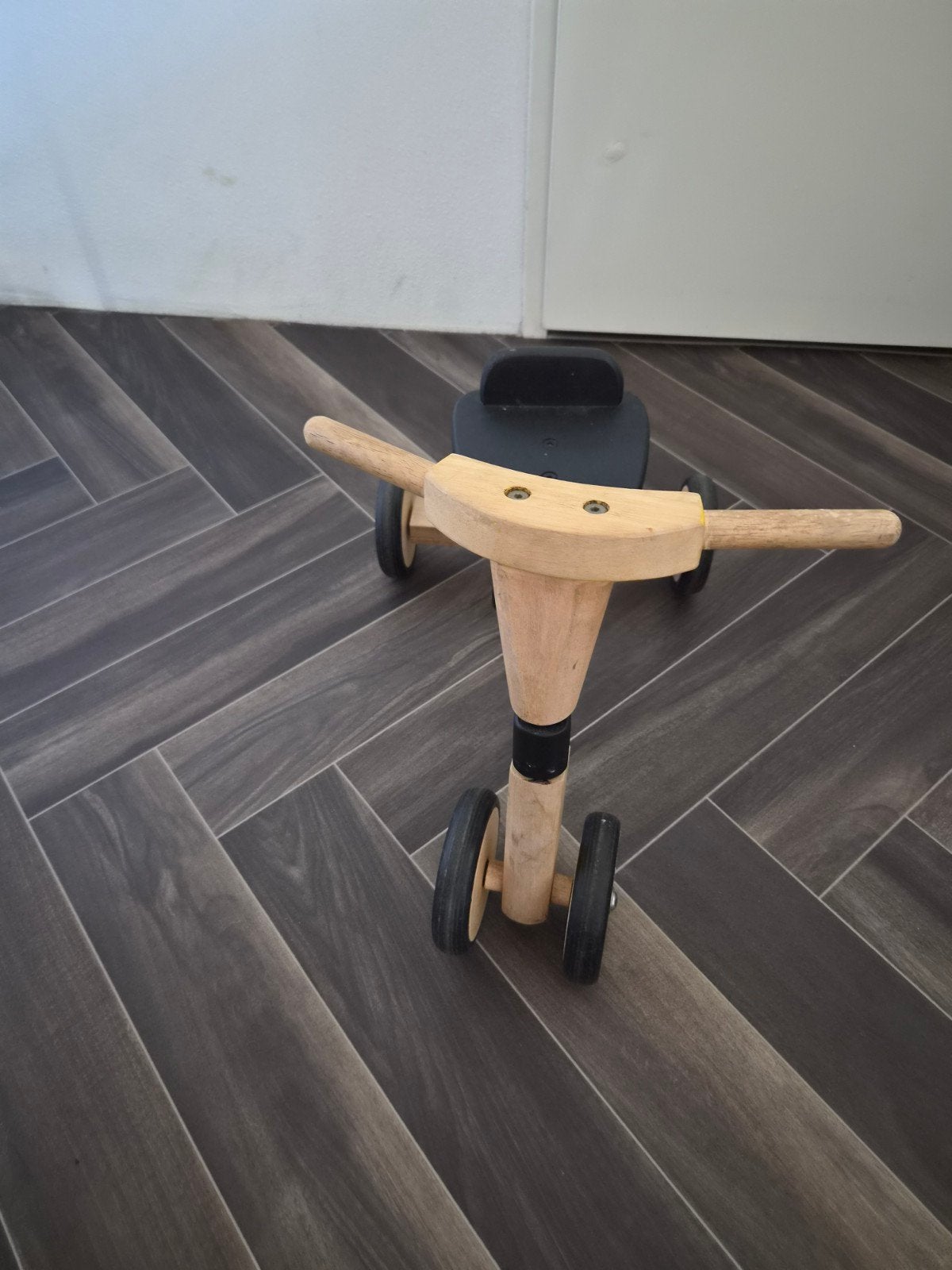 Houten Peuterloopfiets 4-wieler - Balans & Motoriek, Ophalen of Verzenden, Gebruikt