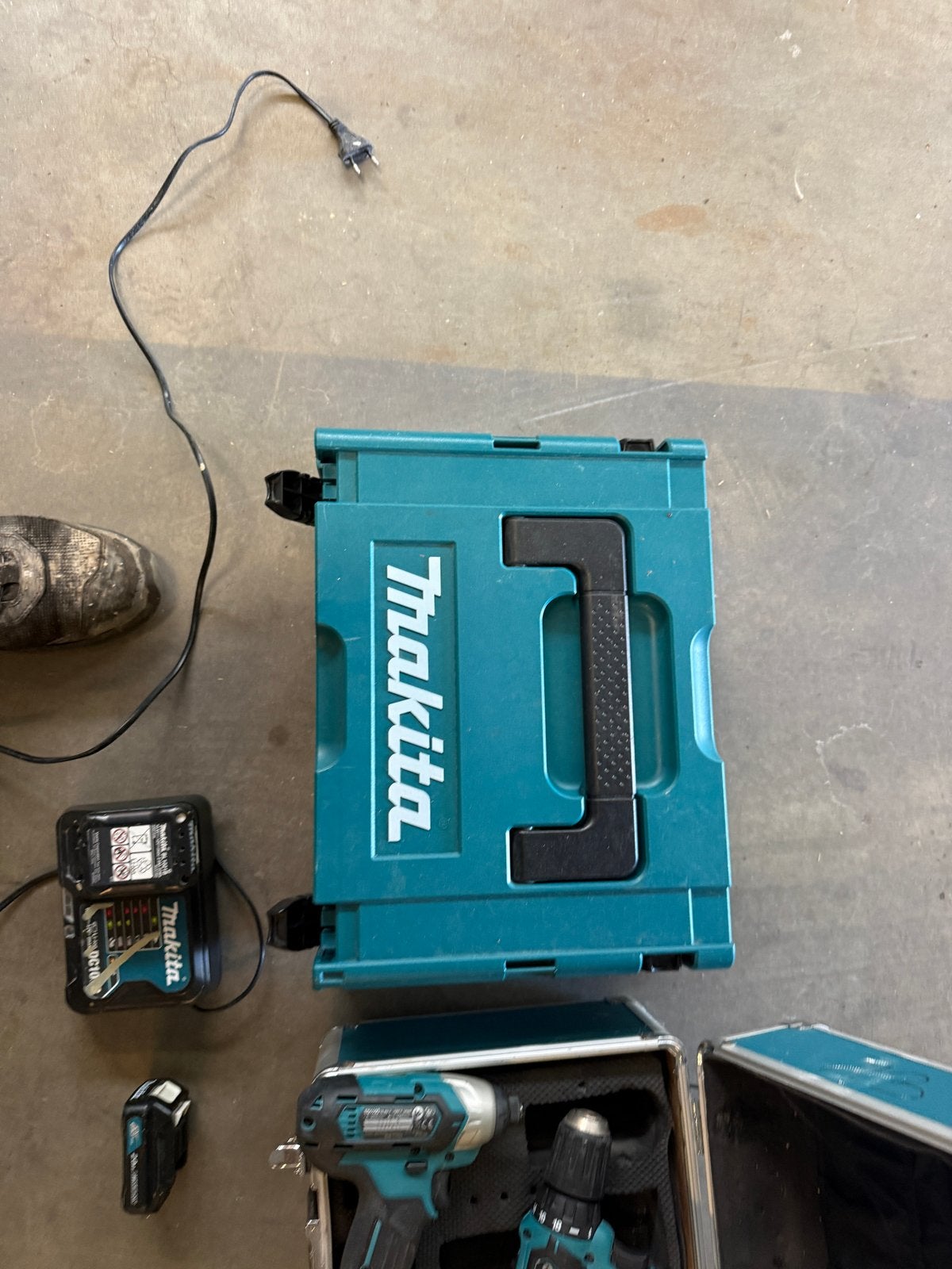 Makita Boormachineset met Koffer en Accu's, Ophalen, Gebruikt, Boor- en Schroefmachine, Minder dan 400 watt