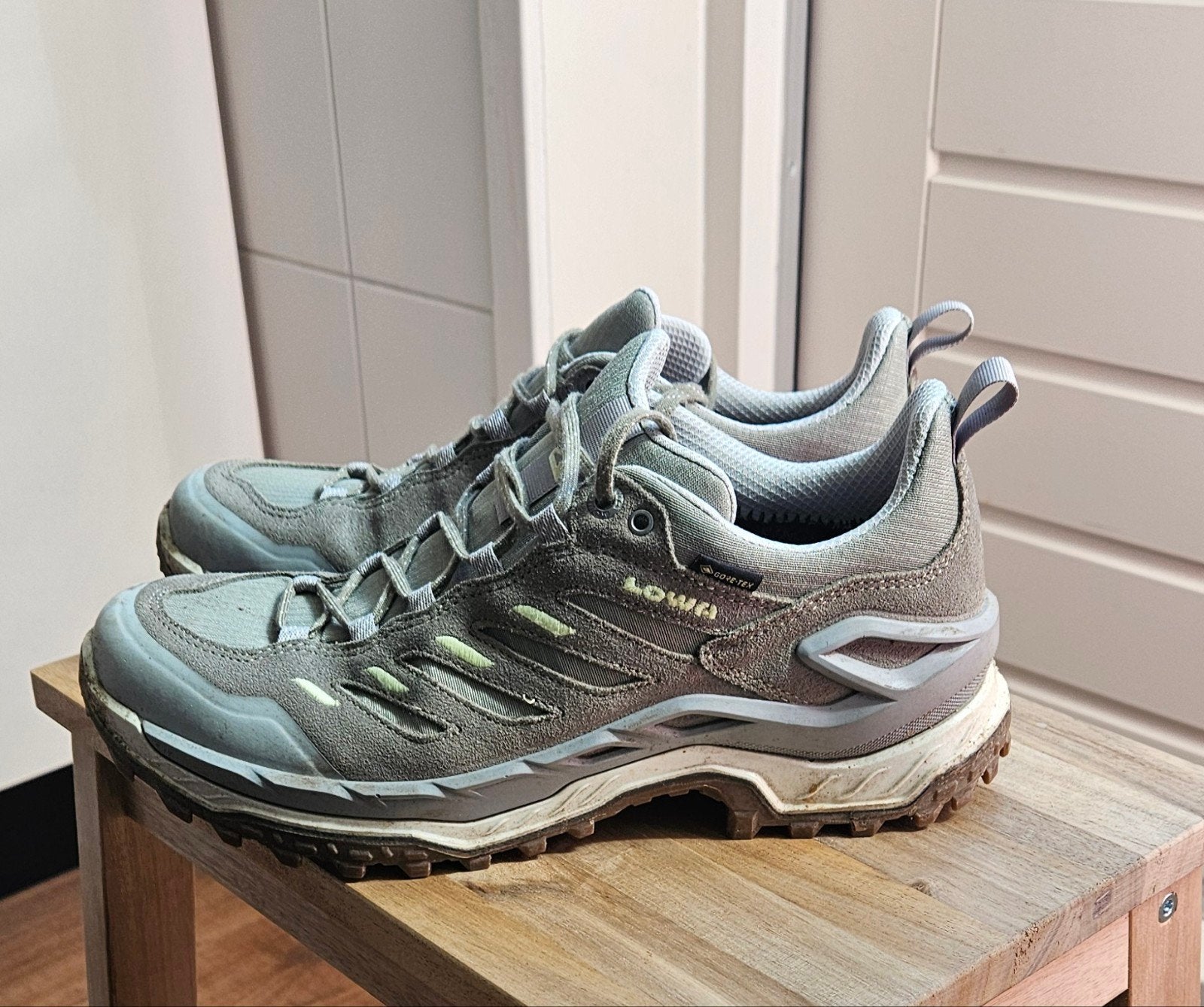 Wandelschoenen Lowa maat 40, Overige kleuren, Lowa, Zo goed als nieuw, Wandelschoenen