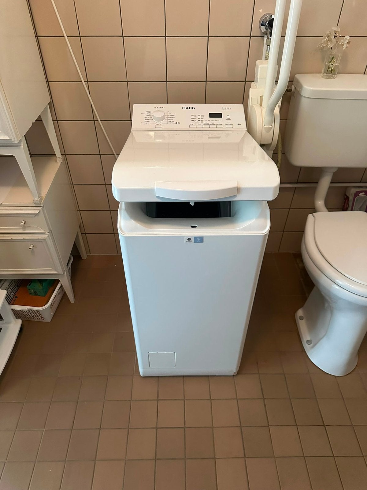 AEG Wasmachine, 6 tot 8 kg, Ophalen, 1200 tot 1600 toeren, 85 tot 90 cm
