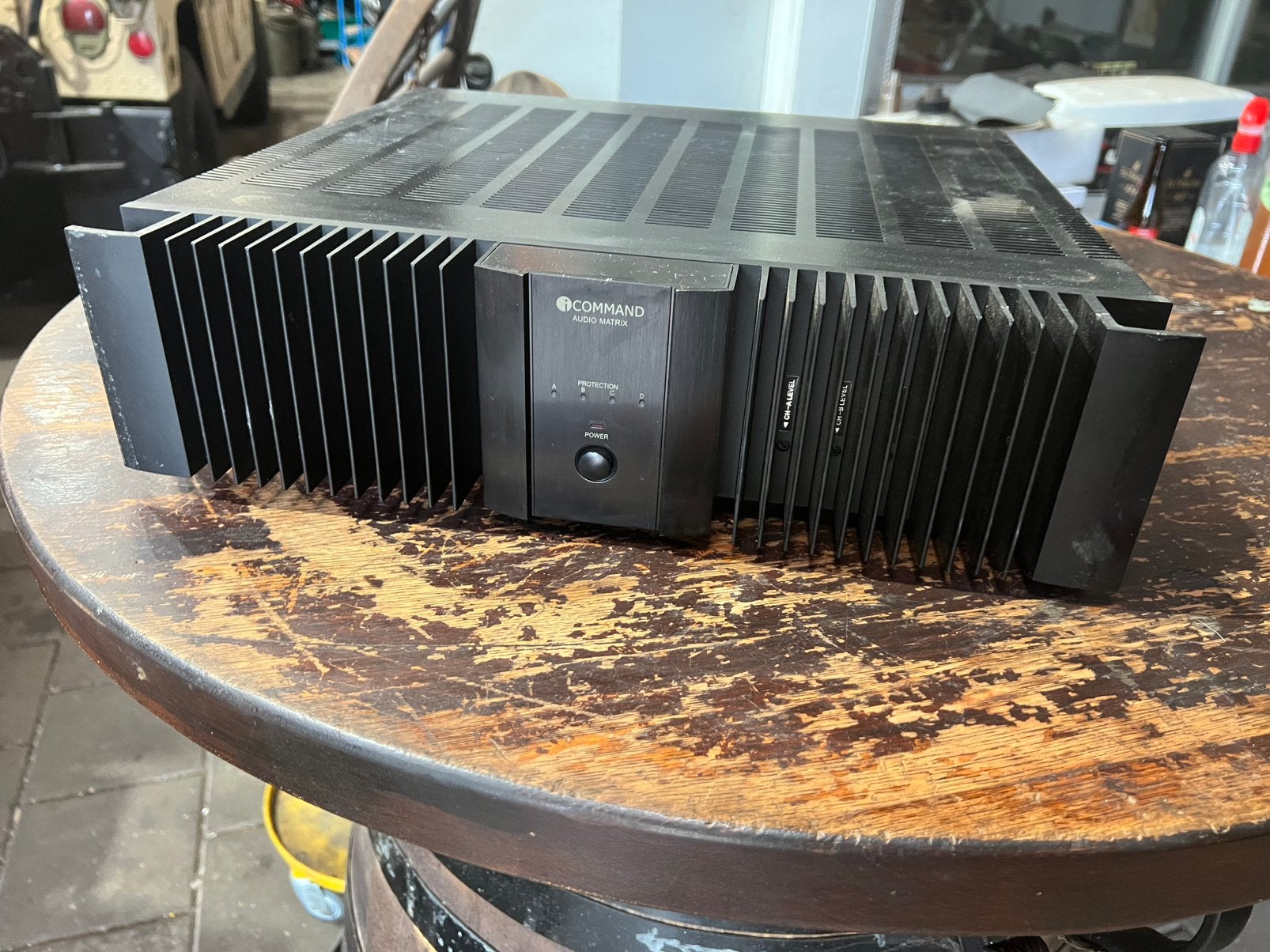Command Powered Audio Matrix multiroom-audioversterker, Ophalen, Gebruikt, 120 watt of meer, Overige merken
