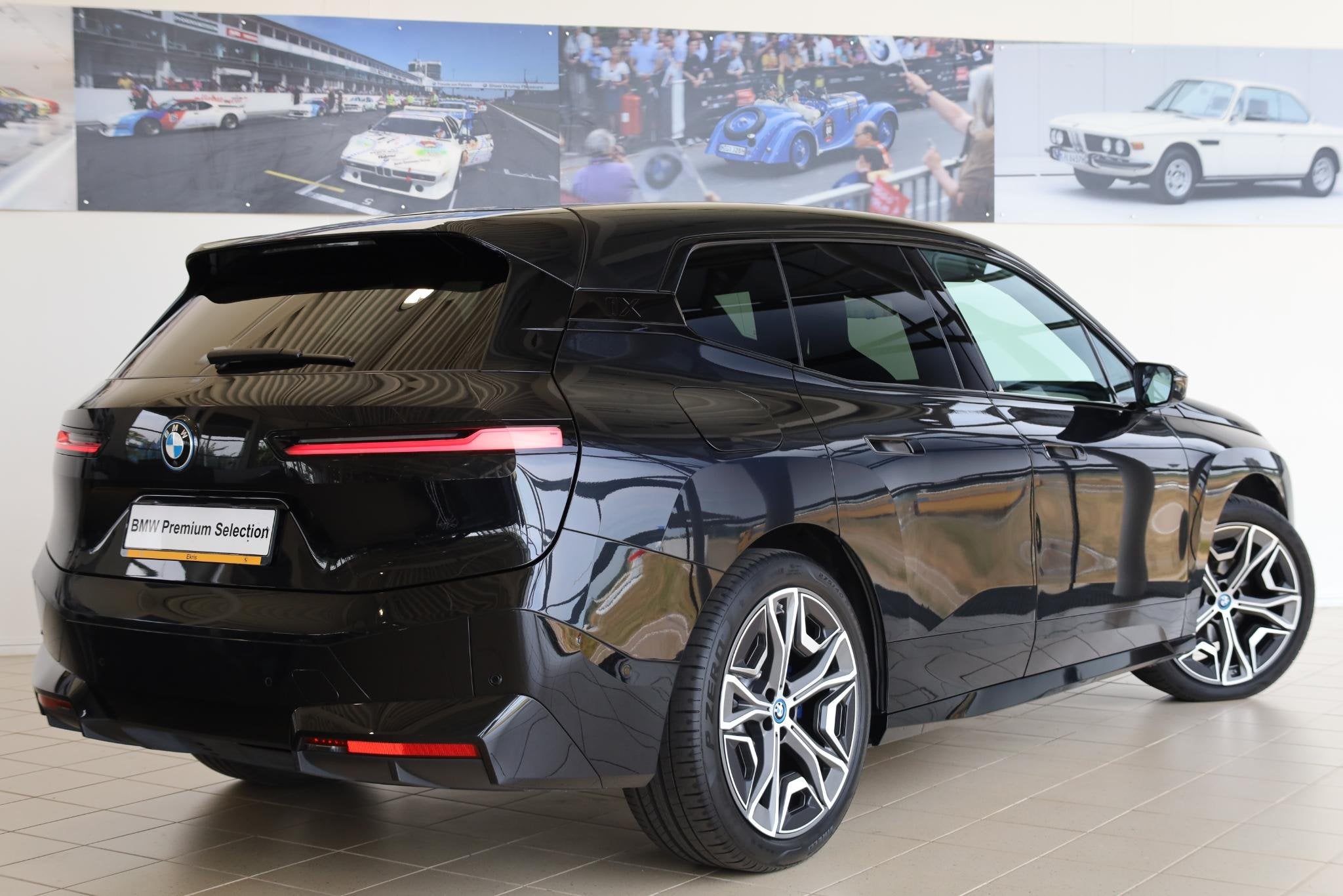 BMW iX xDrive40 High Executive 77 kWh | Driving Assistant Pr, Automaat, 34 min, Stof, Gebruikt