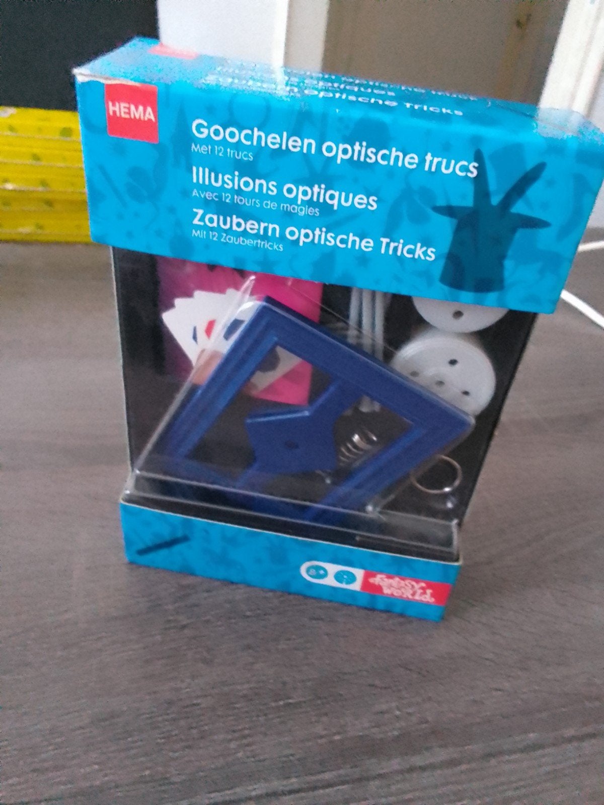 Hema Goocheldoos Optische Trucs - 12 Illusies, Ophalen, Zo goed als nieuw, Jongen of Meisje