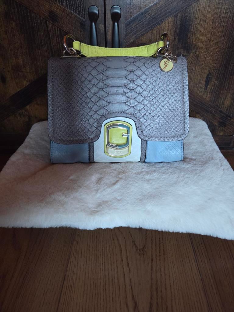 Prachtige vintage Guess tas - Zo goed als nieuw, Ophalen of Verzenden, Zo goed als nieuw, Grijs, Handtas