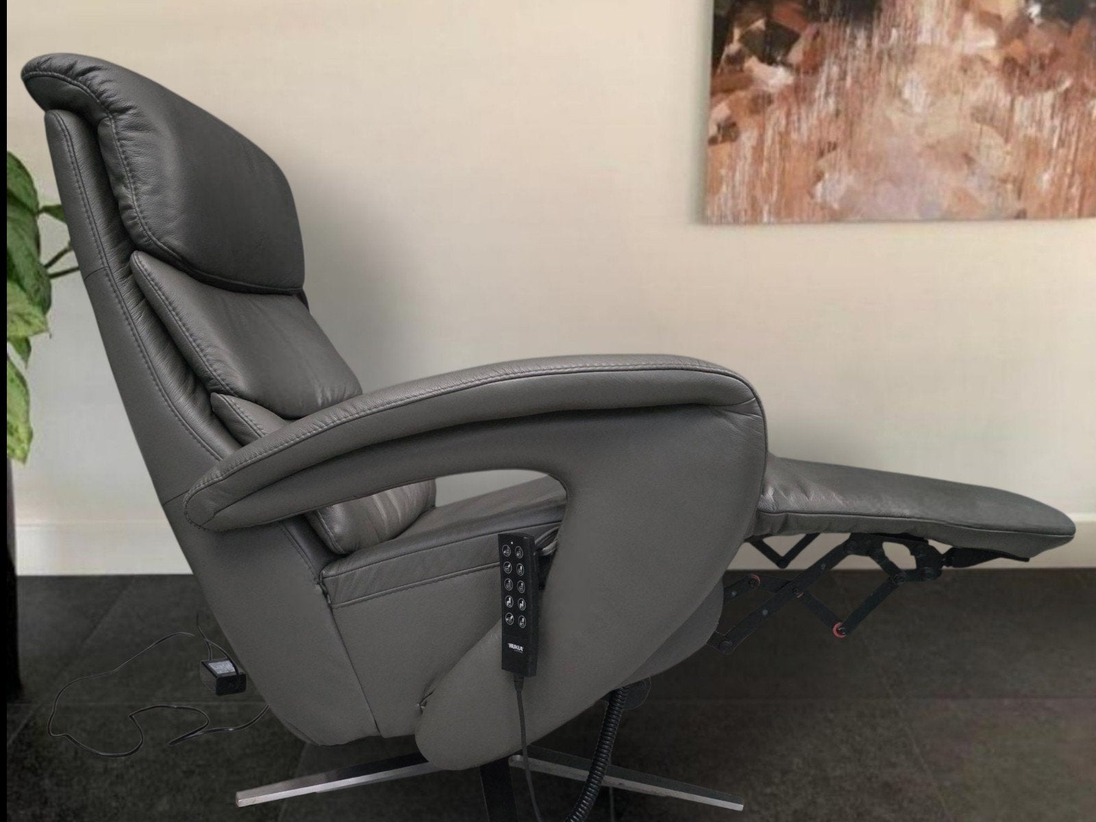 Hukla elektrische relaxfauteuil sta-op stoel.Grijs leder., Ophalen of Verzenden, Zo goed als nieuw, 50 tot 75 cm, Leer