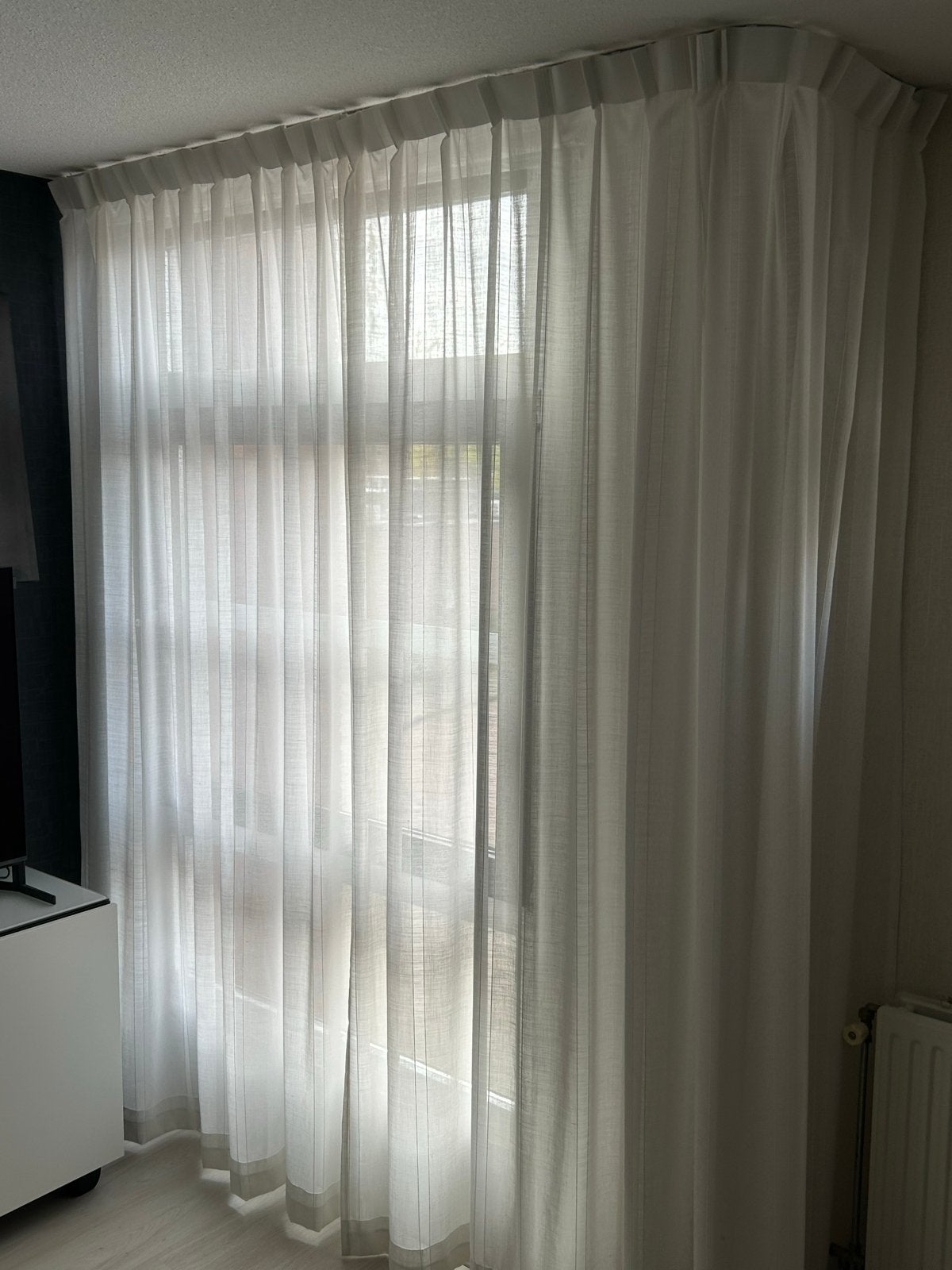 Lichtdoorlatende witte inbetween gordijnen, Huis en Inrichting, Gebruikt, Wit, Ophalen of Verzenden, Lichtdoorlatend