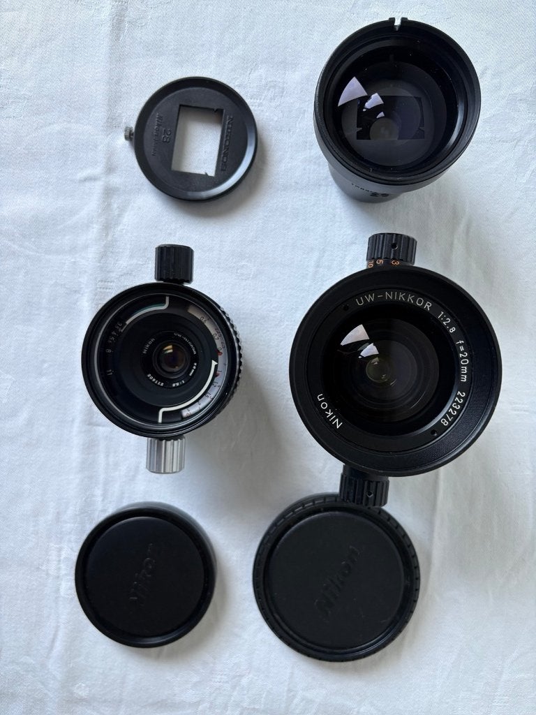 Nikonos UW-Nikkor 20 mm en 28 mm en opsteekzoeker