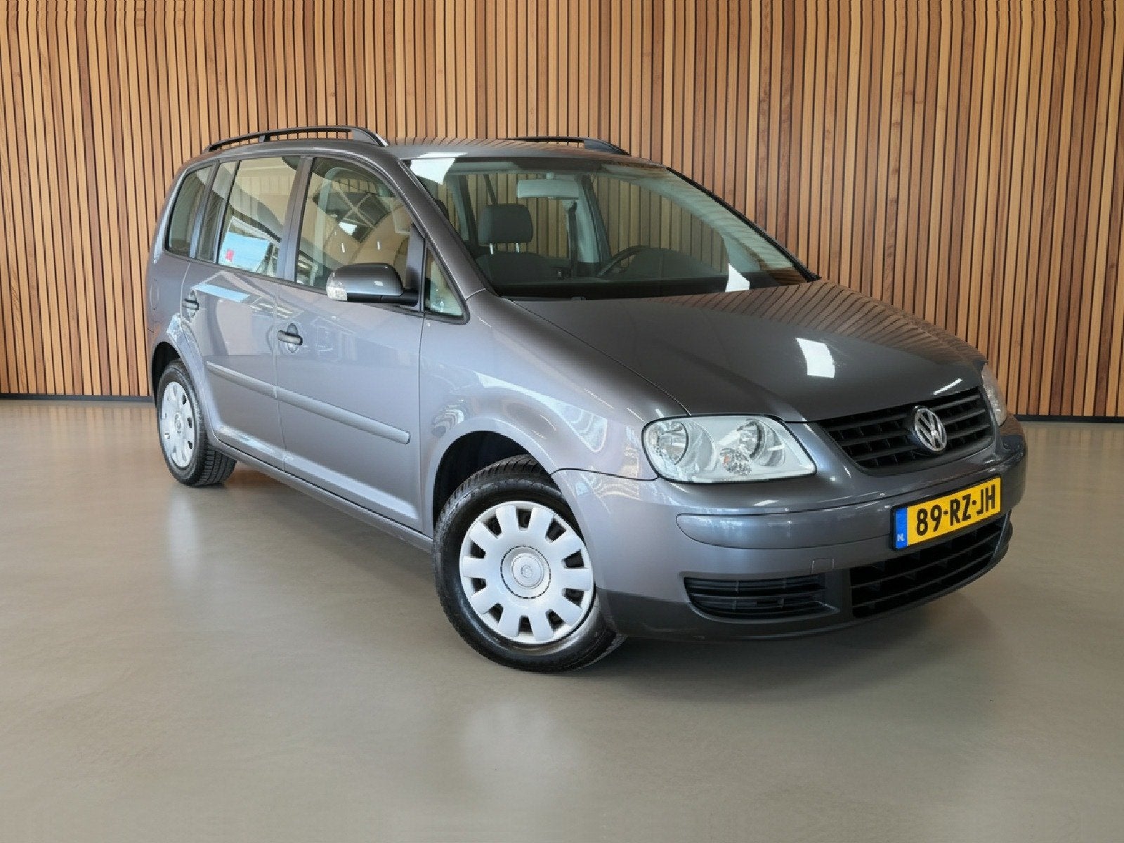 Volkswagen Touran 1.6-16V FSI Business | Trekhaak | Cruise, Gebruikt, 4 cilinders, 116 pk, Handgeschakeld