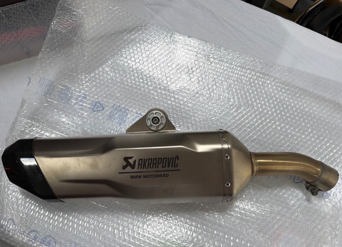 Akrapovic BMW F900GS uitlaat, Motoren, Ophalen of Verzenden, Gebruikt