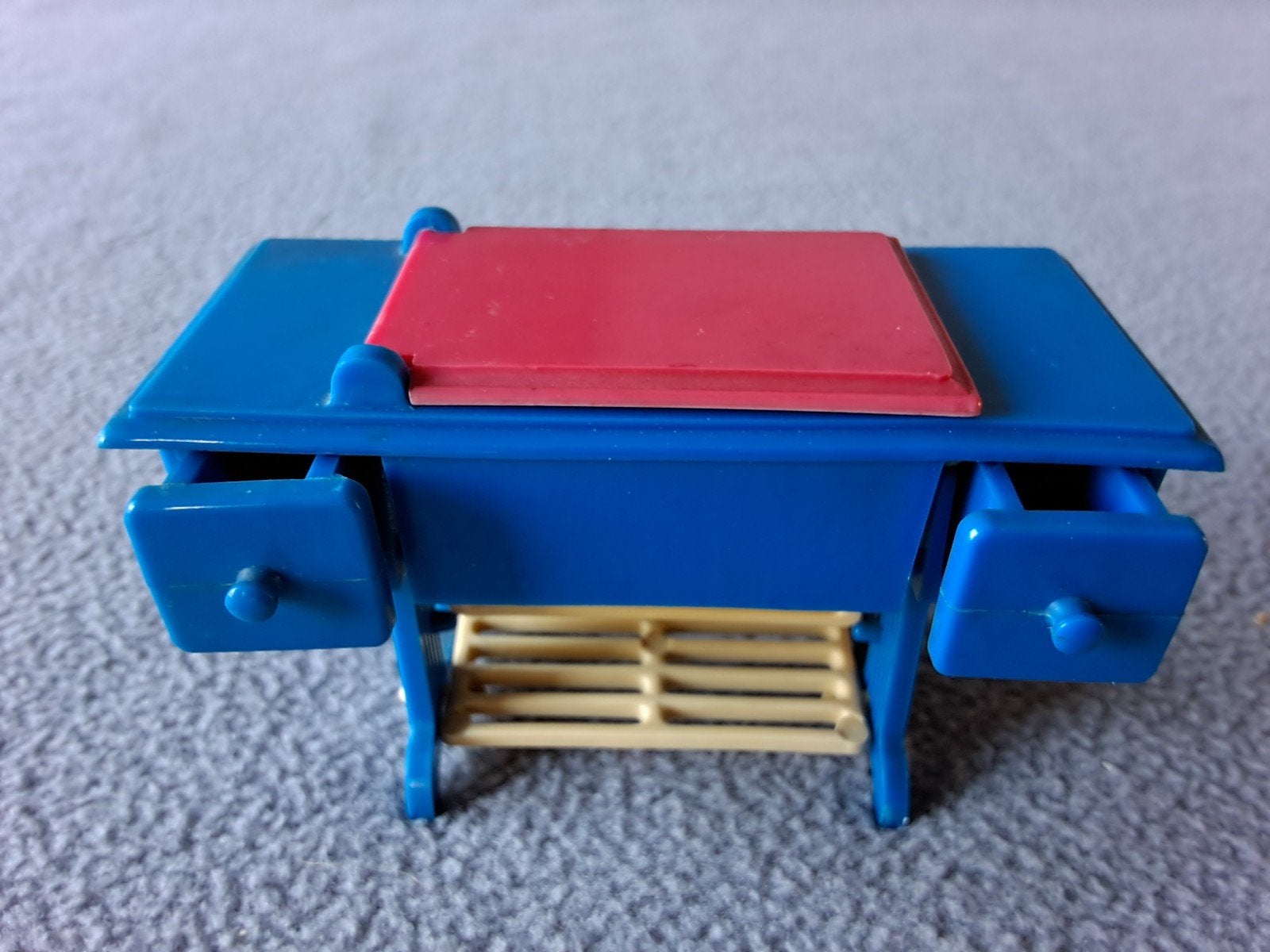 Miniatuur naaimachine, Ophalen of Verzenden, Poppenhuis