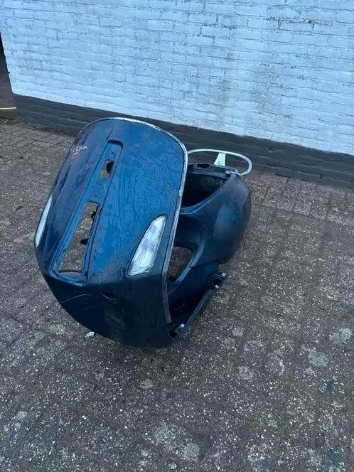 Gezocht: Vespa Sprint A1 frame (schade/gedeukt mag), Ophalen of Verzenden, Gebruikt, Frame, Vespa