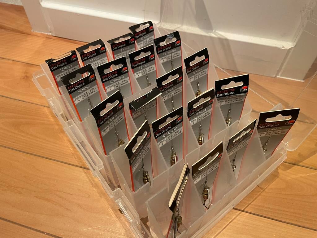 Plano flipover box met 20 stuks Dam Effzett spinners., Ophalen of Verzenden, Nieuw, Complete set